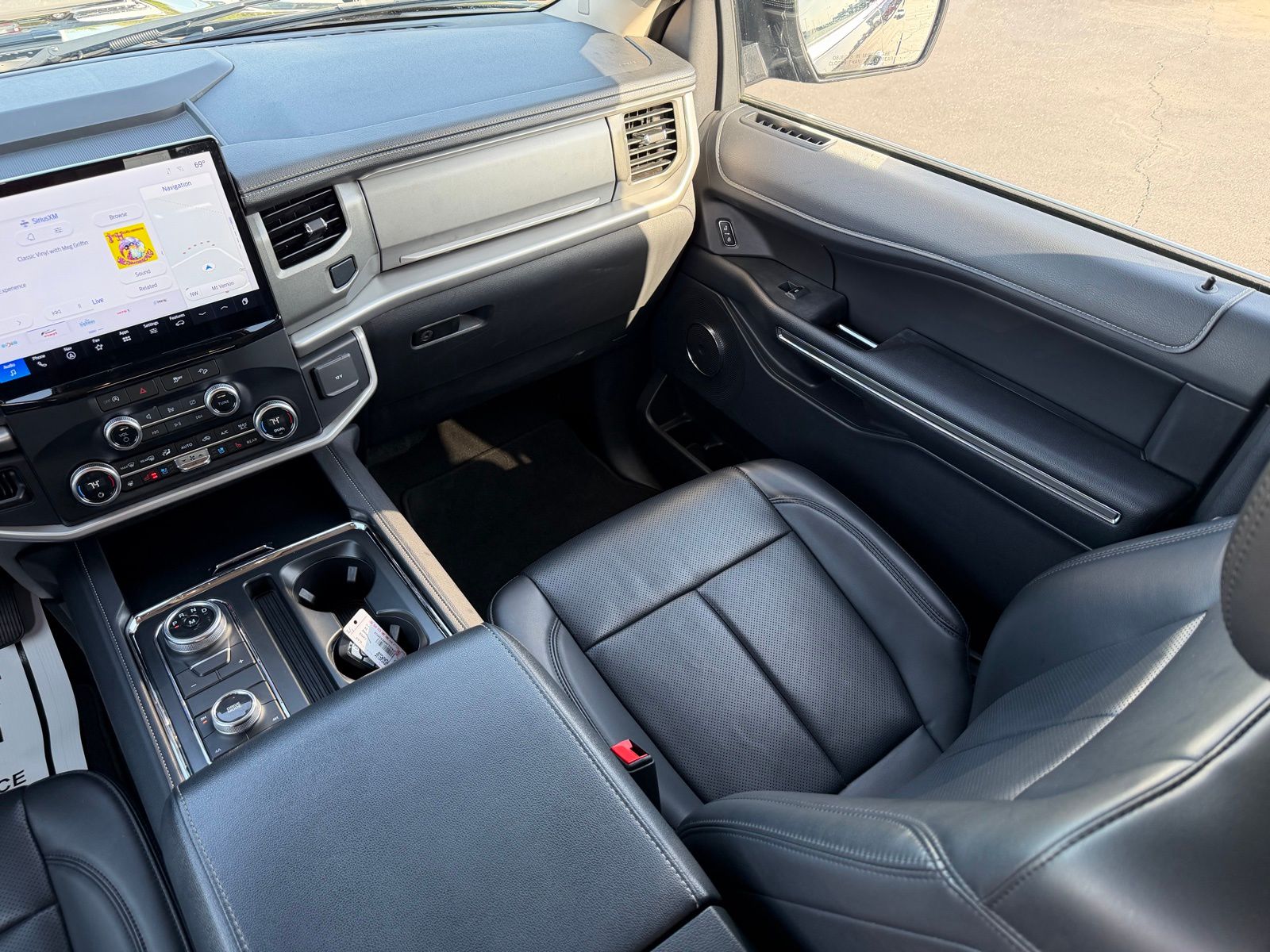 2024 Ford Expedition image 19