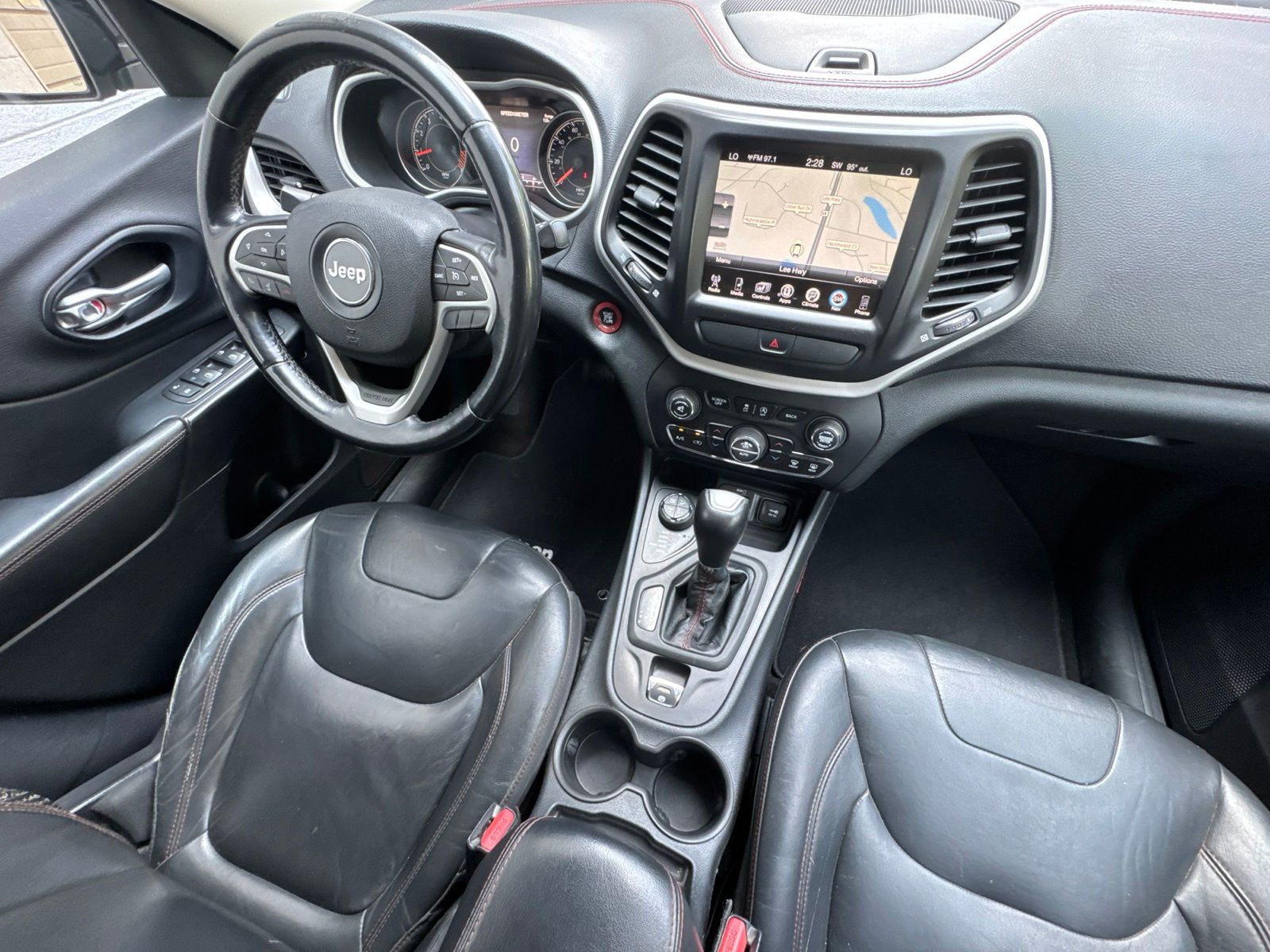 Used 2015 Anvil Clearcoat Jeep Trailhawk image 31