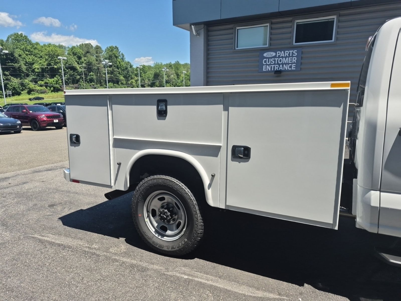 2026 Ford F-350 XL 4x4 Crew Cab 179-In SRW's photo