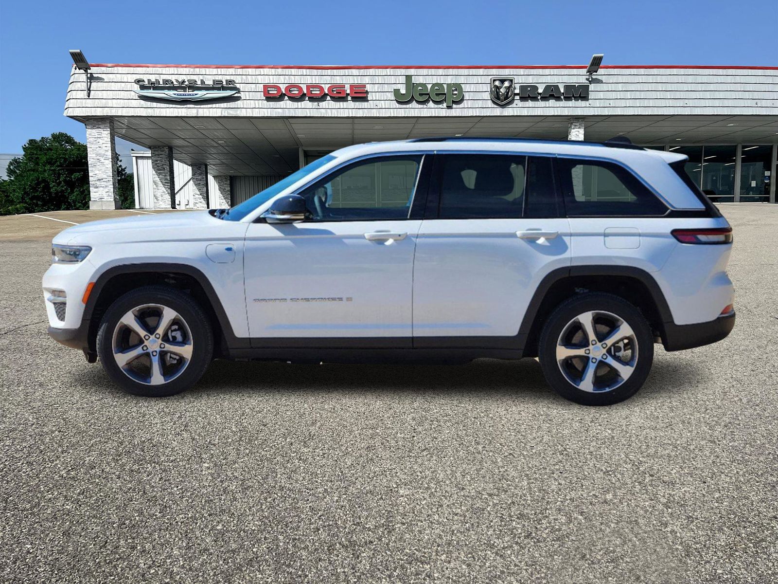 2023 Jeep Grand Cherokee Base 4xe 3