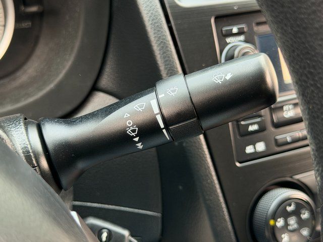 Used 2013 Marine Blue Pearl Subaru 2.0i image 28