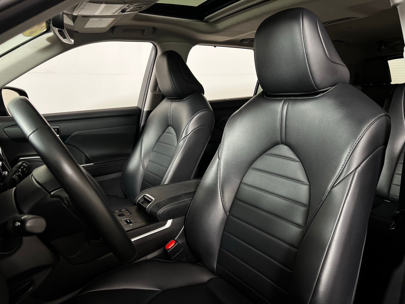 2024 Toyota Highlander XLE 13