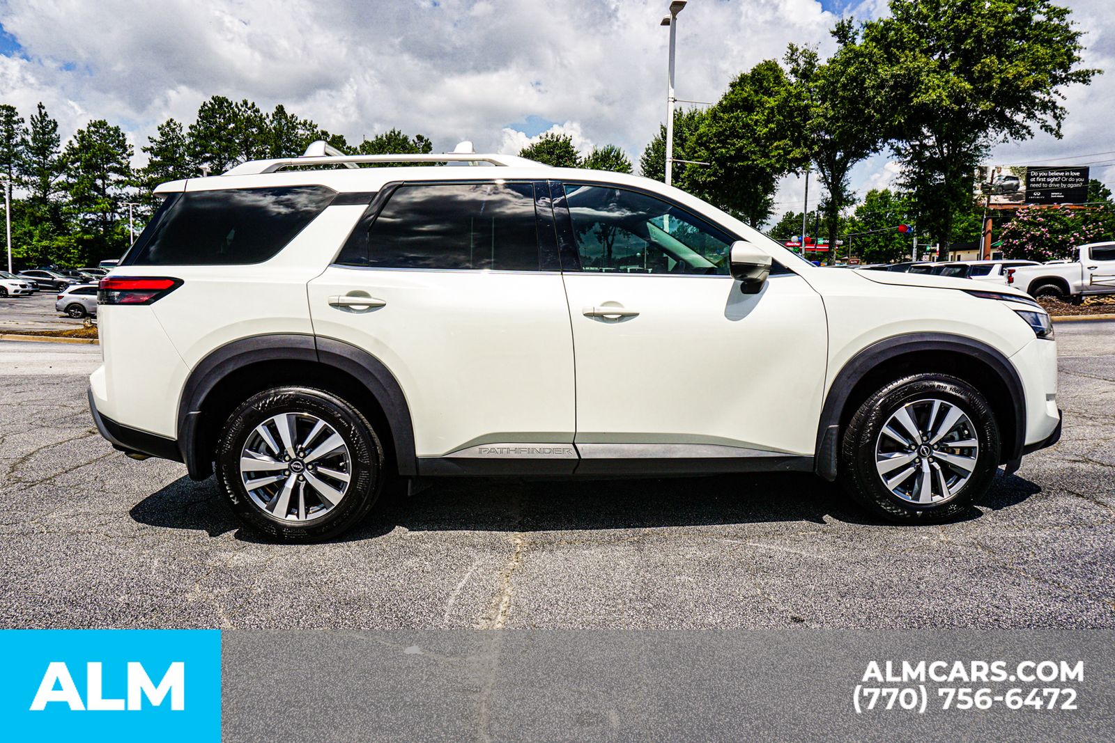 Used 2023 White Nissan SL image 10