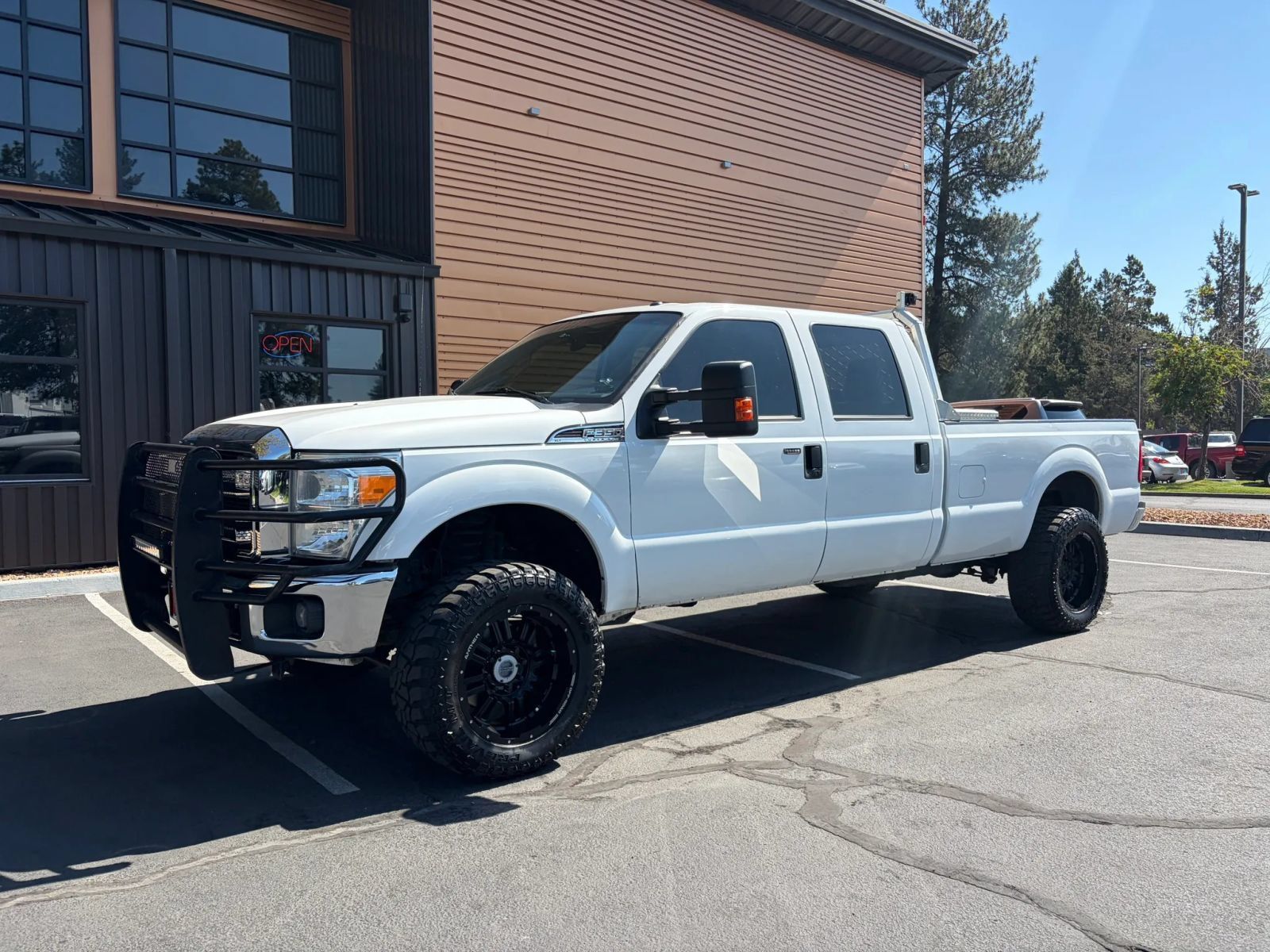 2015 Ford F-350 Super Duty Pickup Truck Four-Wheel Drive 6-Speed Automatic