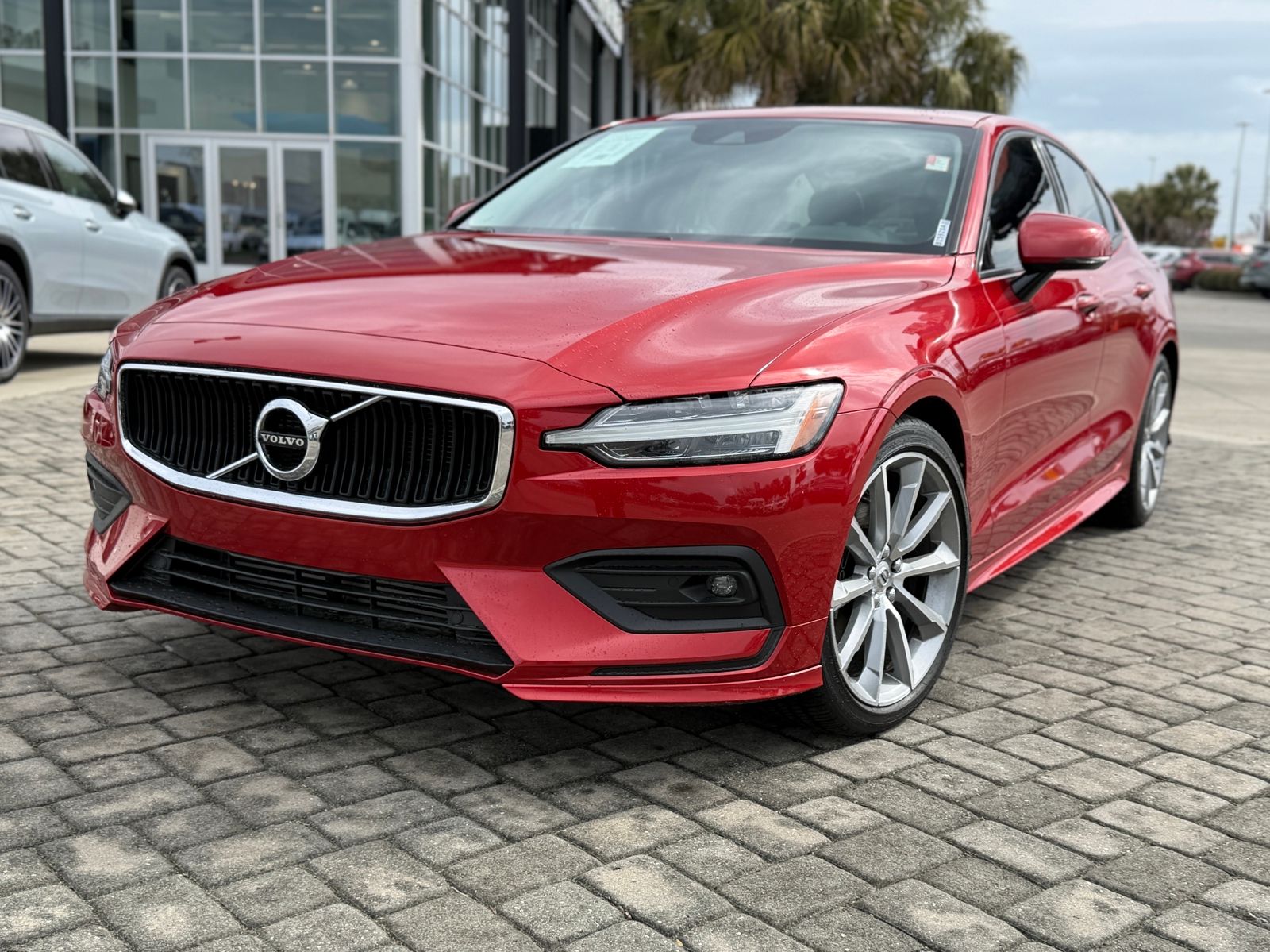 2021 Volvo S60 T5 Momentum FWD