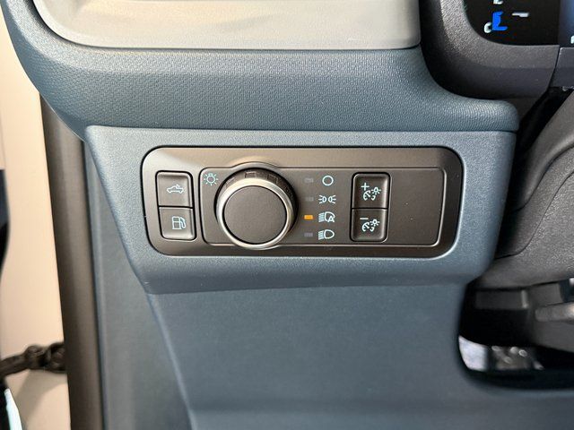 New 2026 Oxford White Ford XL image 31