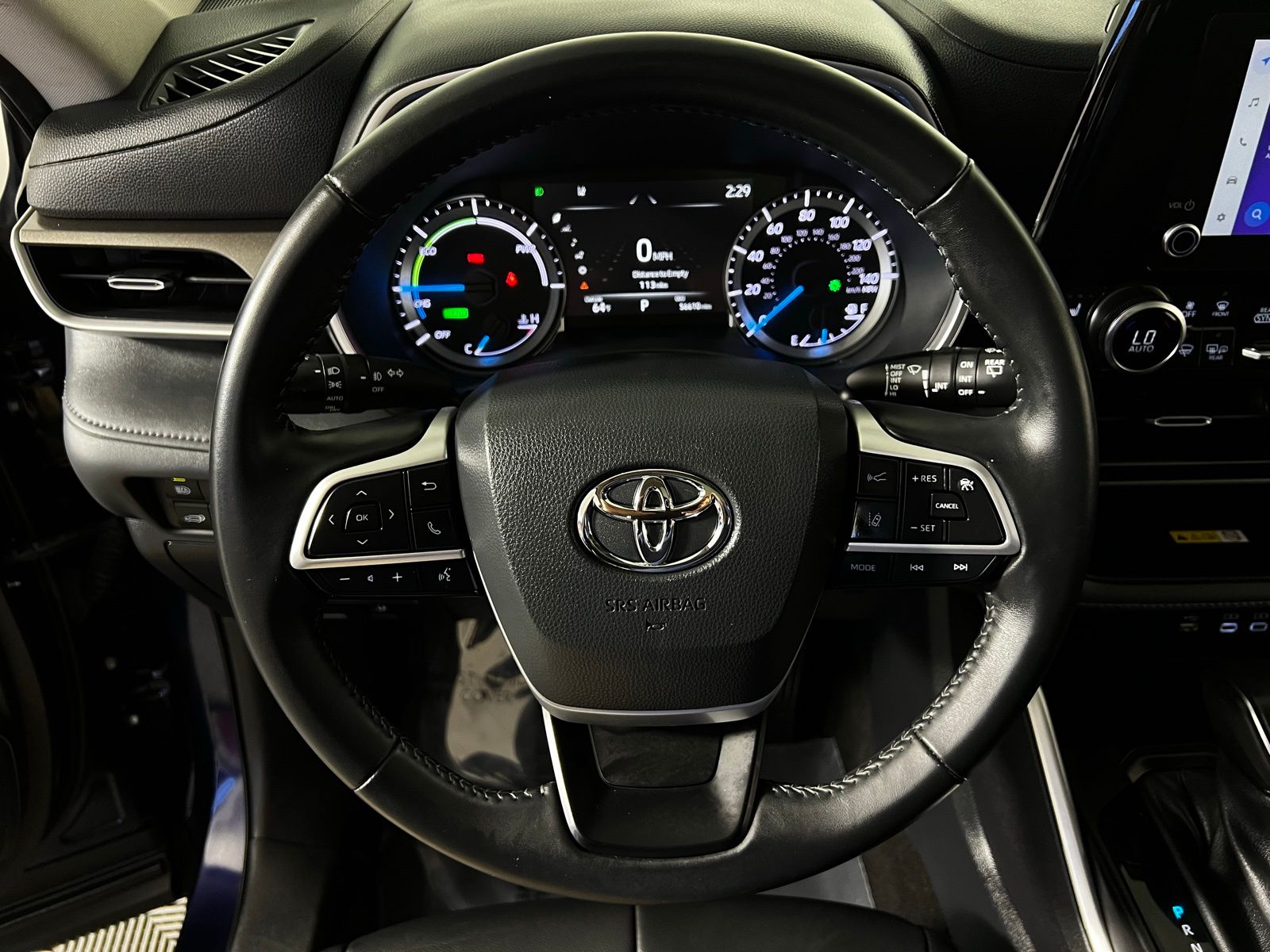 Thumbnail: 2023 Toyota Highlander - 15