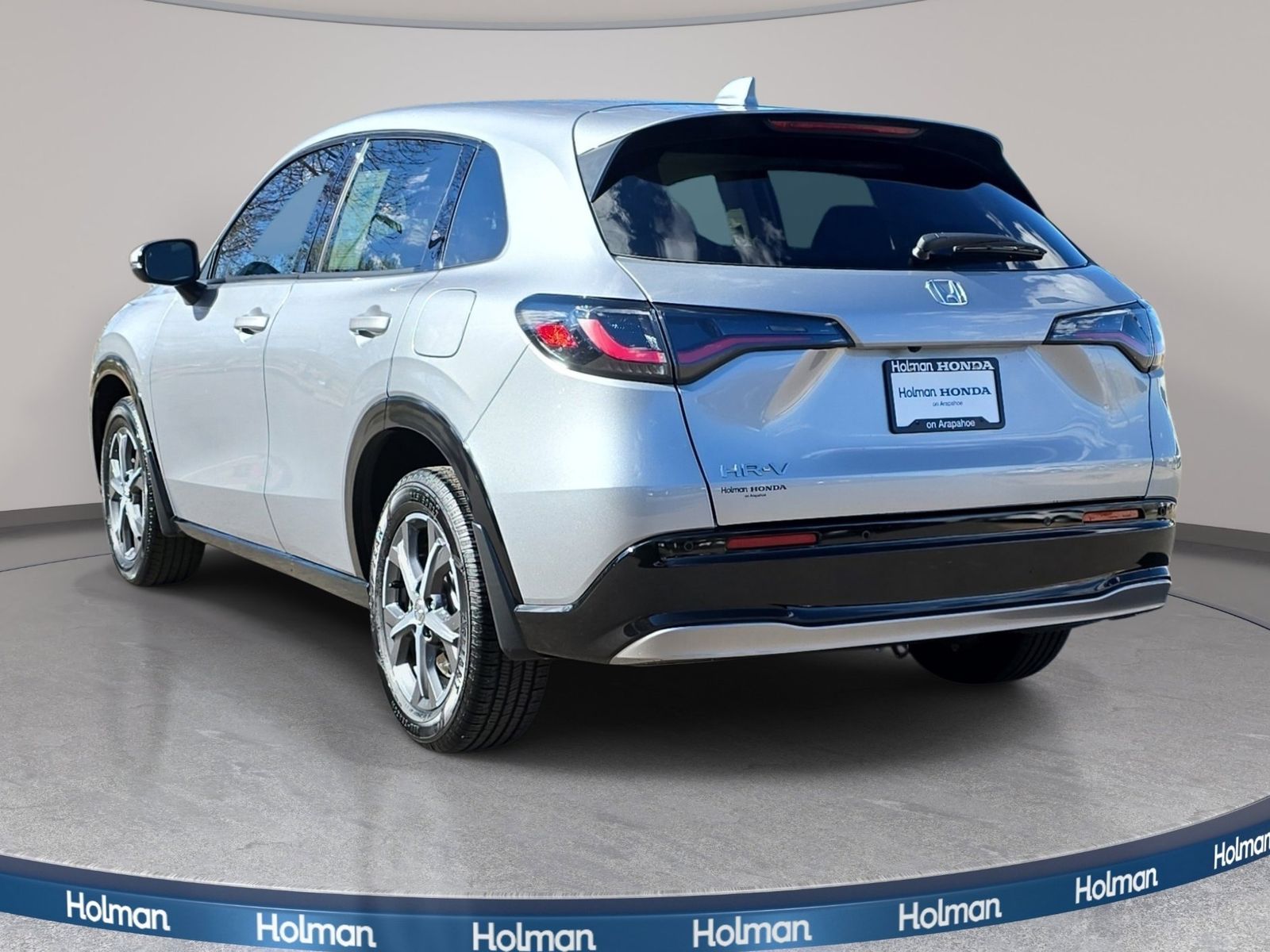 View vehicle photo 4