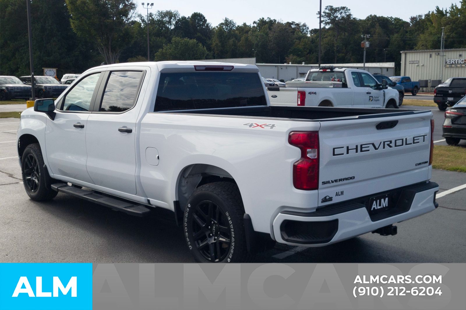 2023 Chevrolet Silverado 1500 Custom photo 8