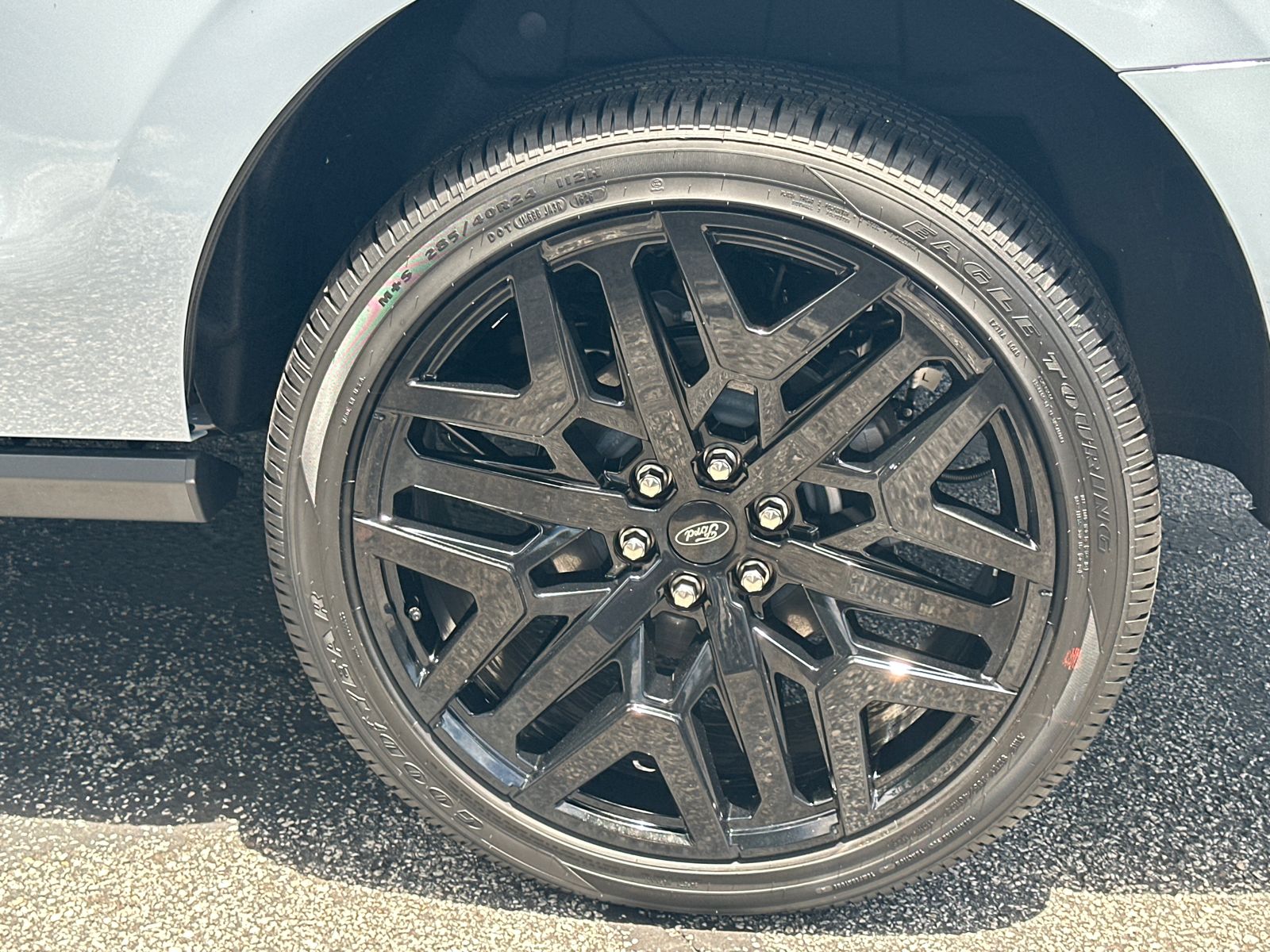 New 2026 Glacier Gray Metallic Tri-Coat Ford Platinum® image 22