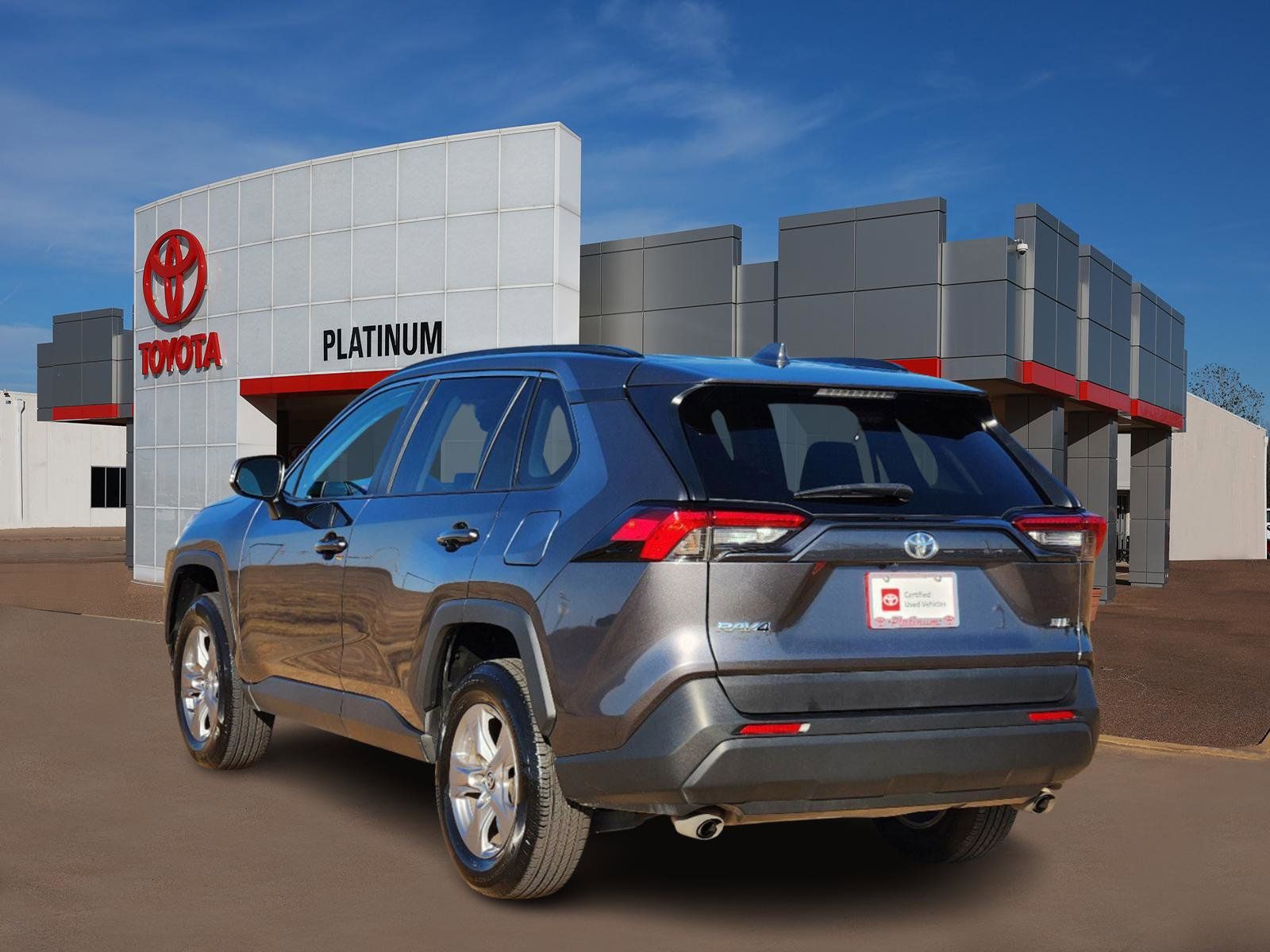 2022 Toyota RAV4 XLE 3