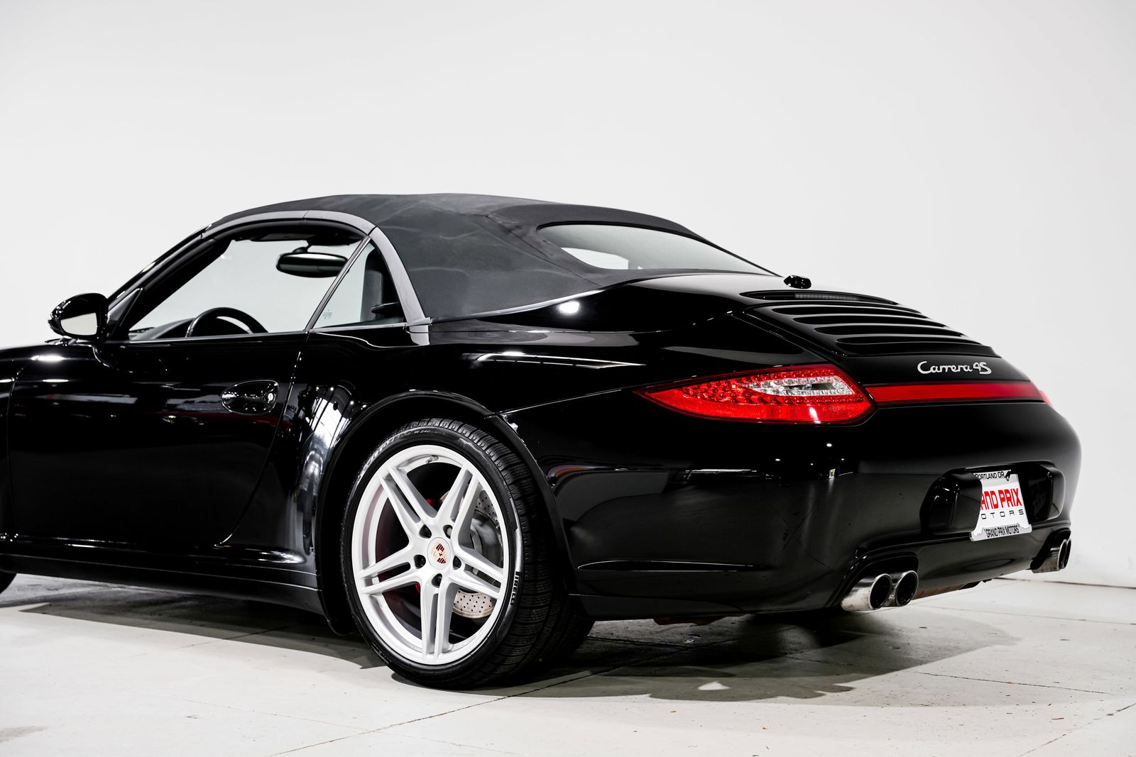 2010 Porsche 911 Carrera 4S — photo 32
