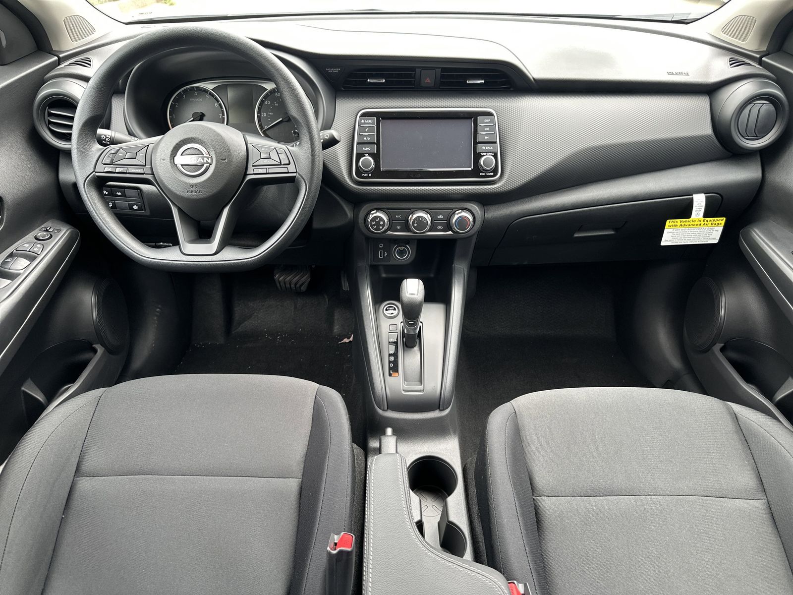 2025 Nissan Kicks Play S photo 2