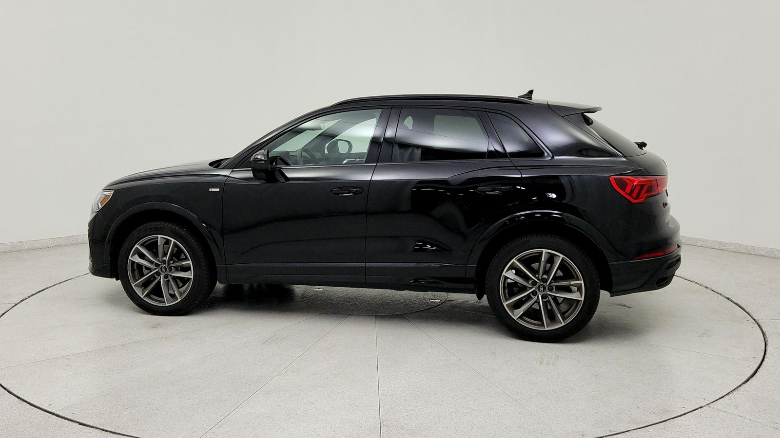 Used 2024 Black Audi Premium Plus image 4