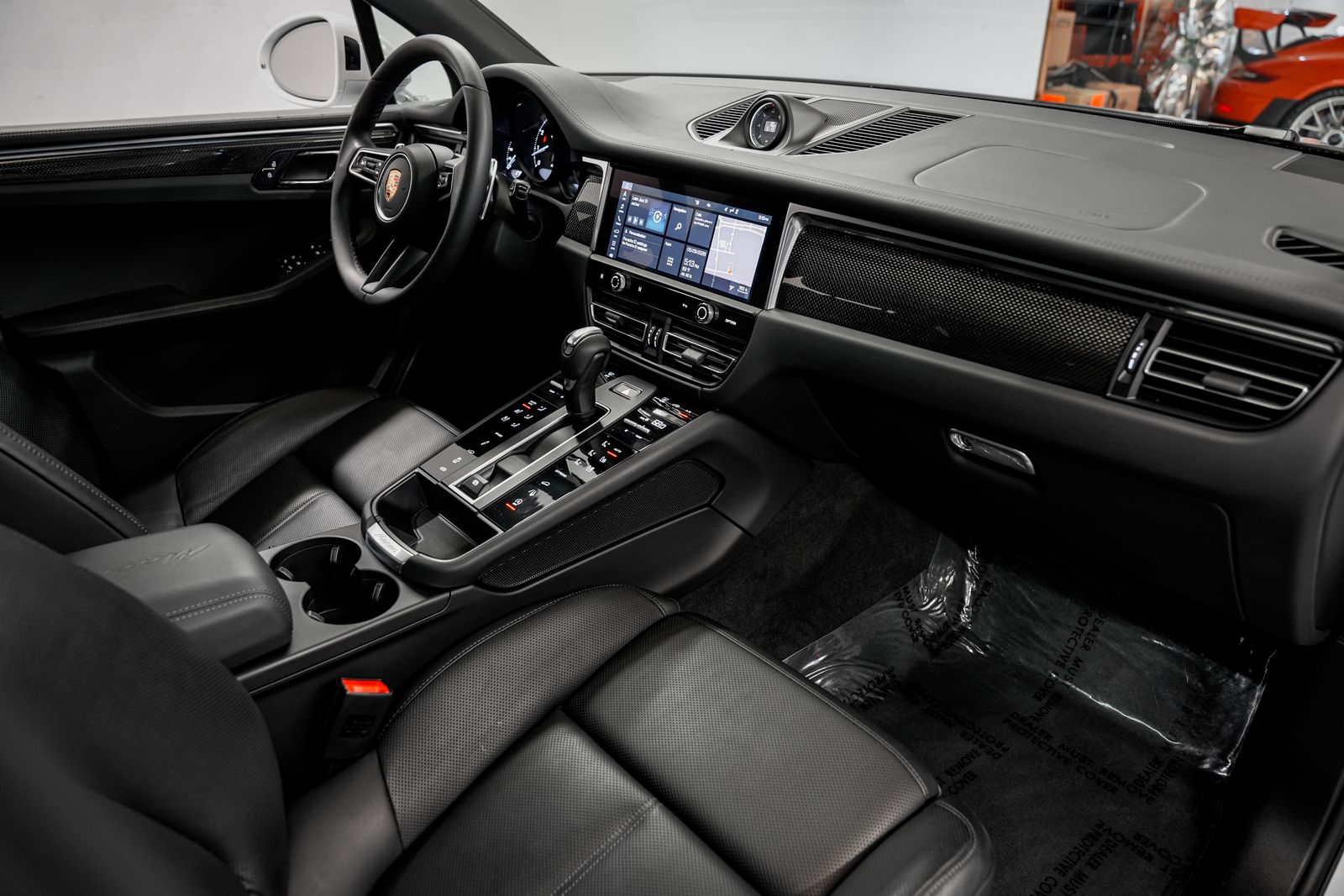 2022 Porsche Macan GTS — photo 26