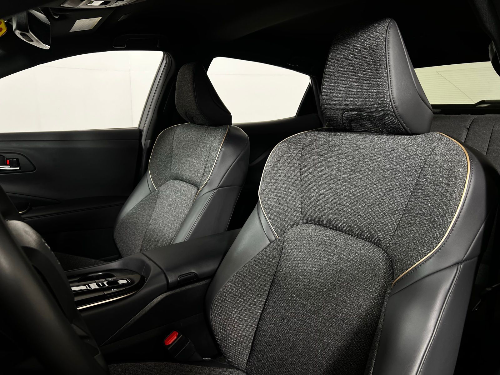 Thumbnail: 2023 Toyota Crown - 13