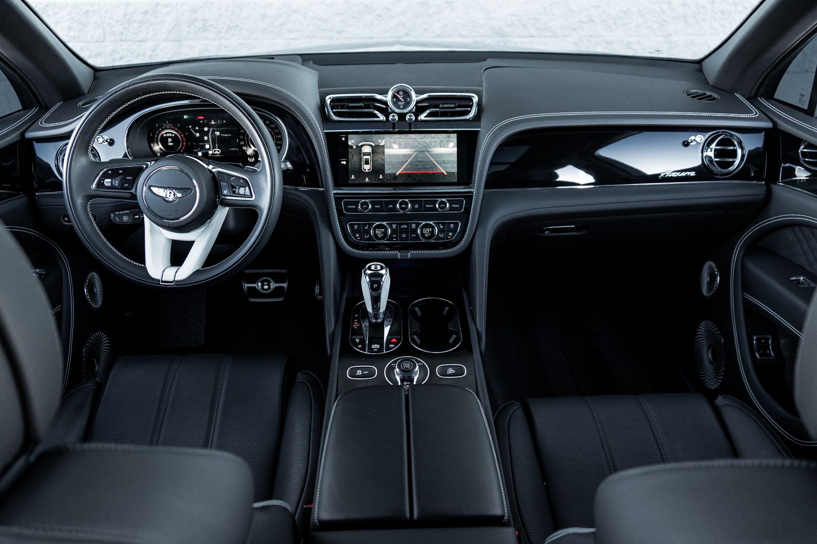 2024 Bentley Bentayga EWB Azure photo 4