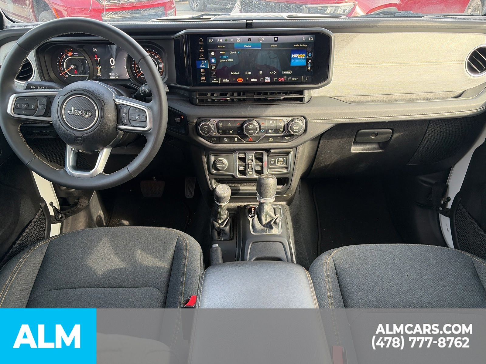 Used 2025 White Jeep Sahara image 12