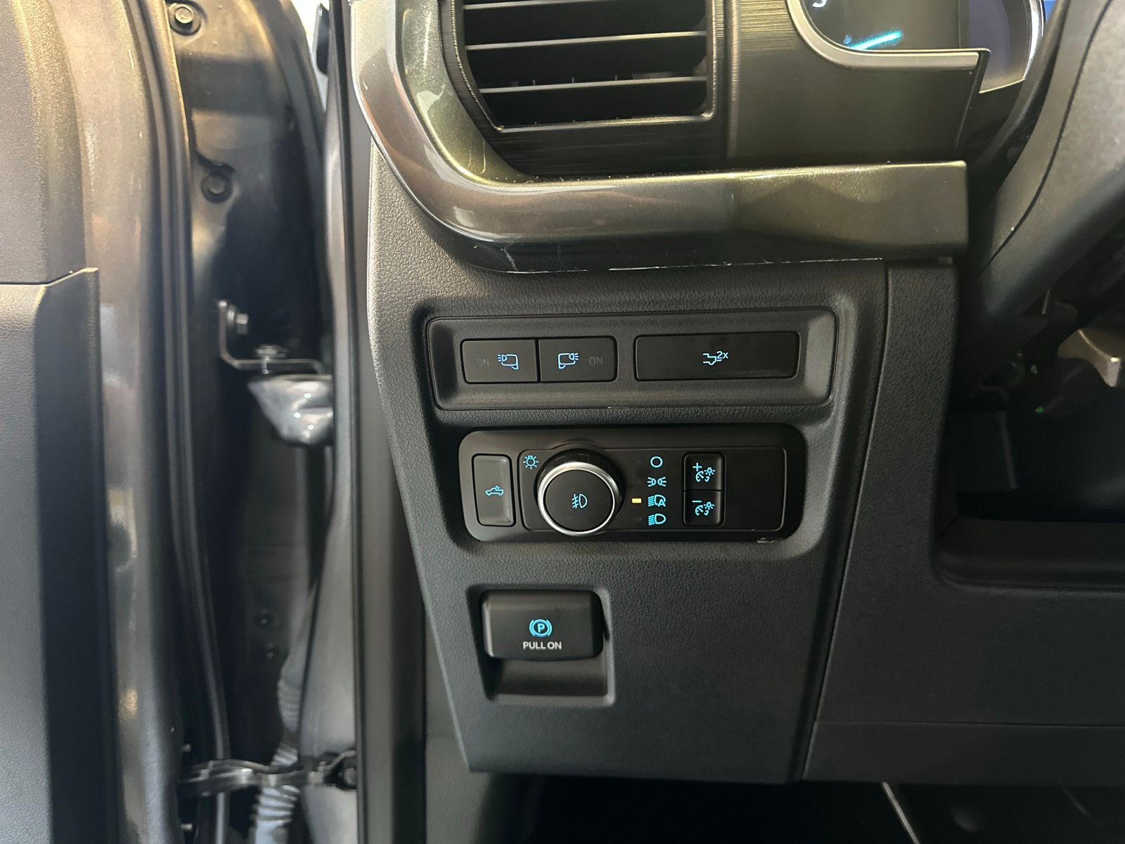 Certified Used 2023 Carbonized Gray Metallic Ford XLT image 19