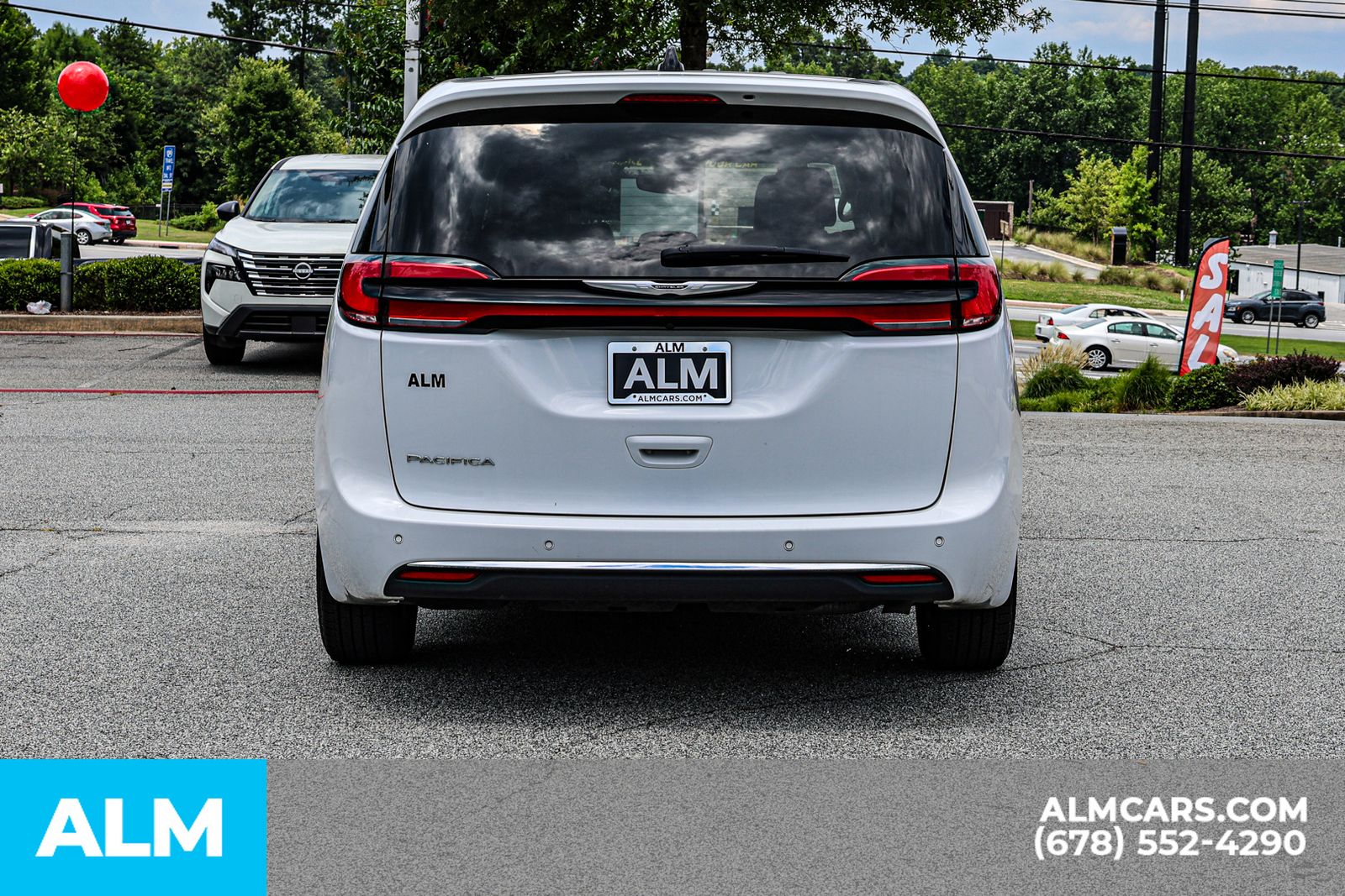 2024 Chrysler Pacifica Touring L photo 11