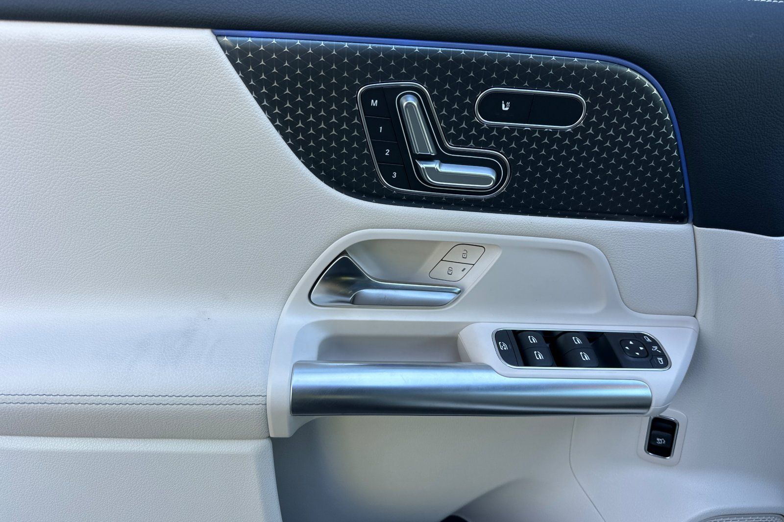 2025 Mercedes-Benz GLA GLA250 - Photo 12
