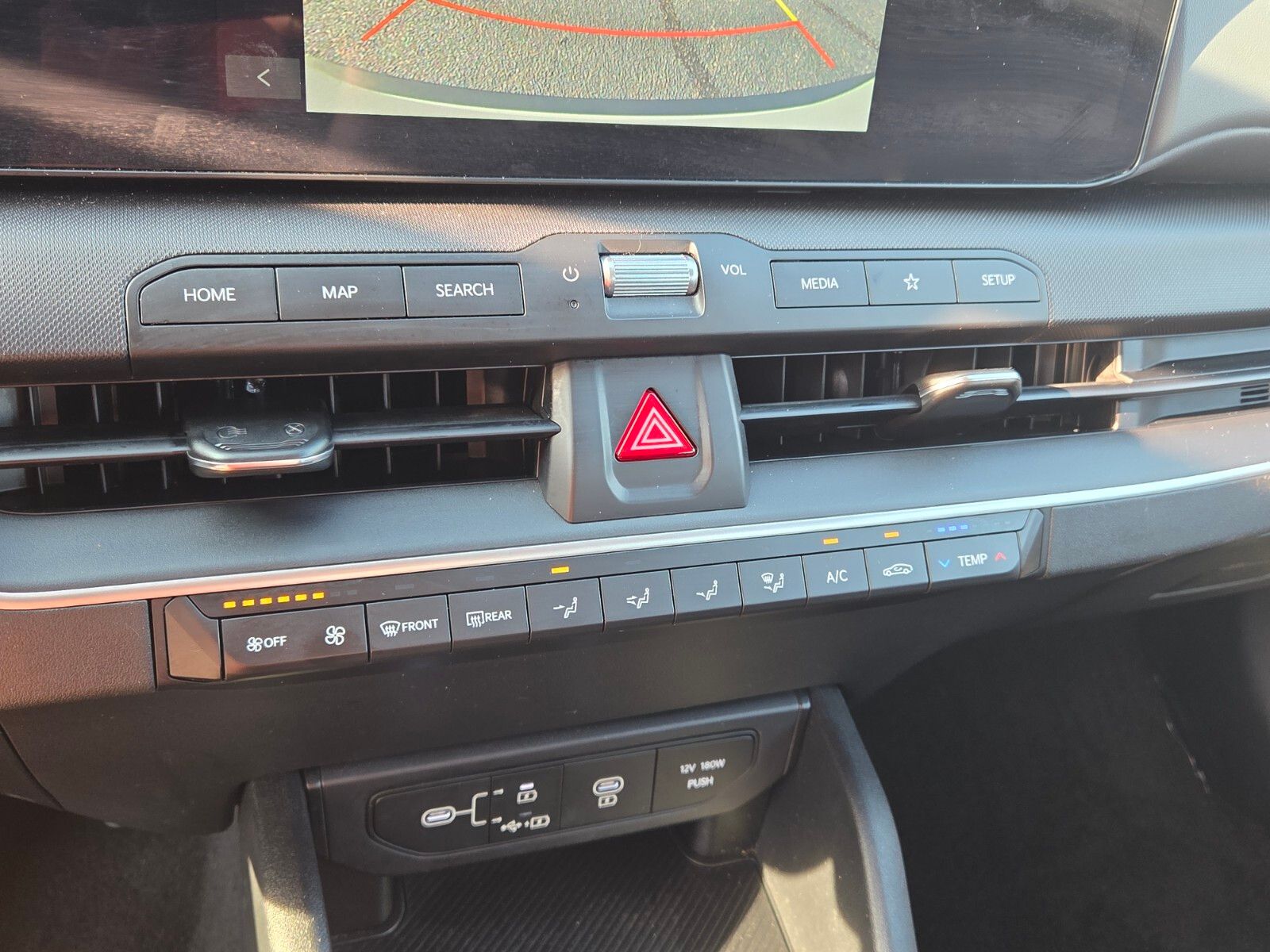 Used 2025 White Kia LXS image 21