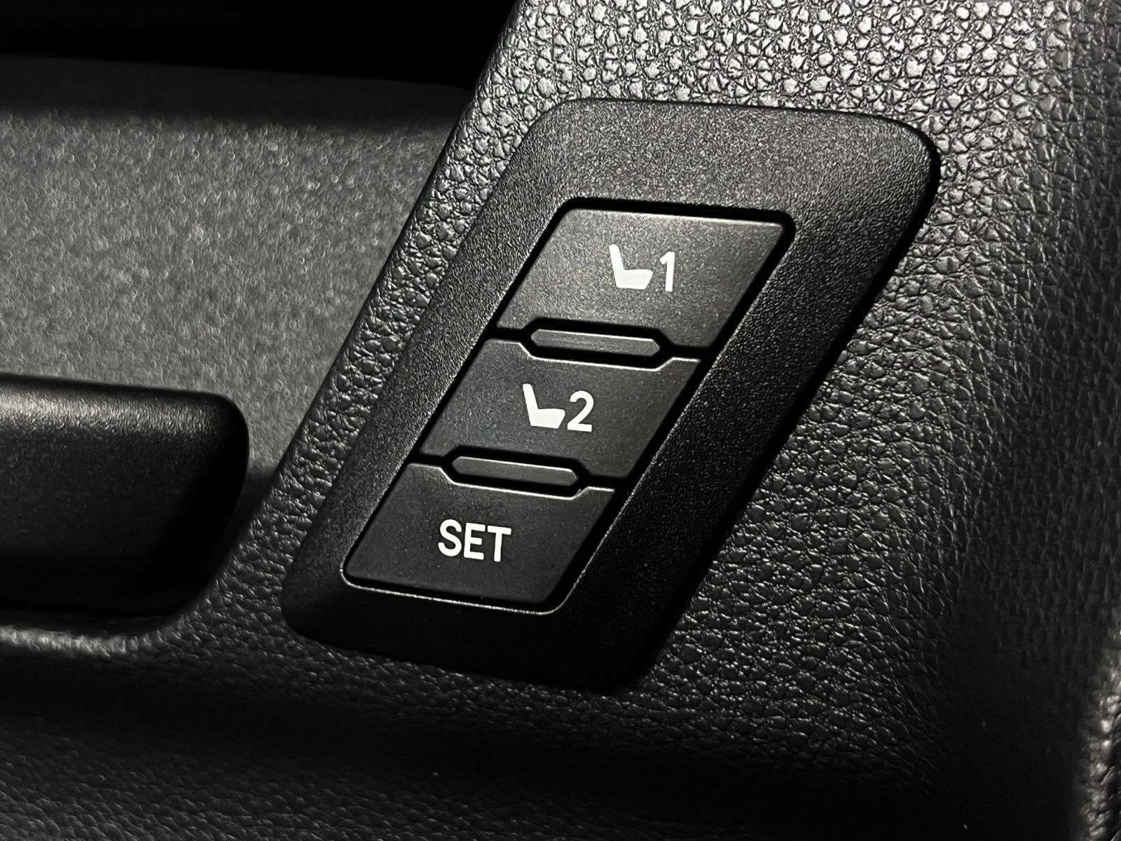 Thumbnail: 2025 Toyota 4Runner - 15