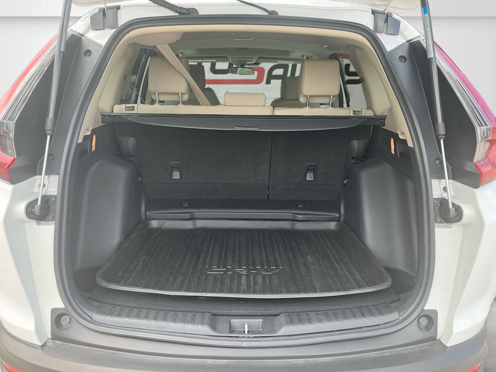 Used 2022 White Honda EX image 26