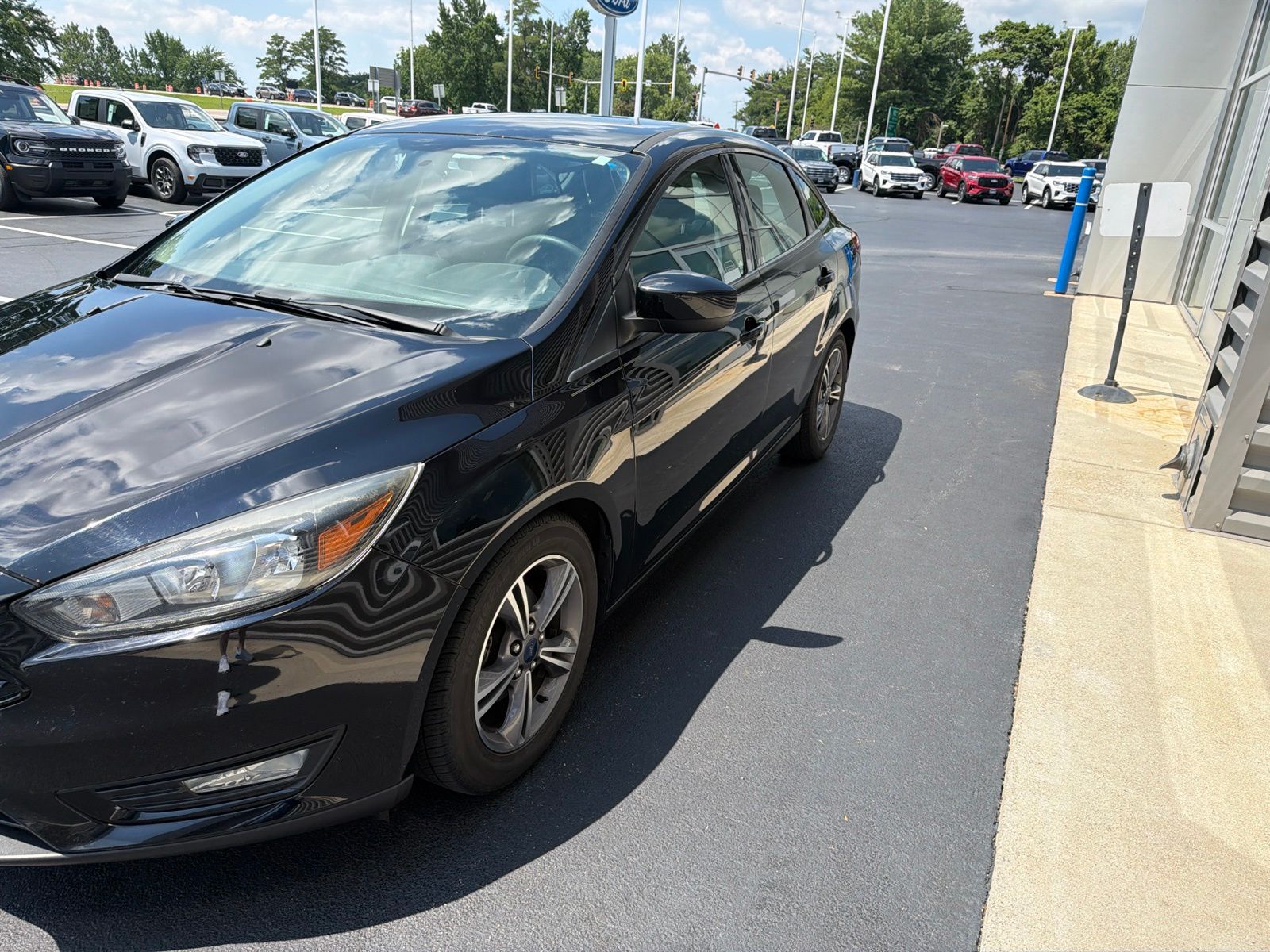 Shadow Black 2018 Ford Focus Sedan Front-Wheel Drive 6-Speed Automatic