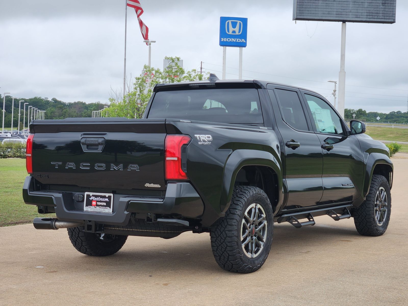 View vehicle photo 4