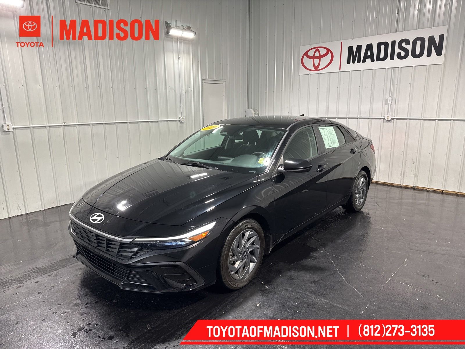 Abyss Black 2024 Hyundai Elantra Sedan Front-Wheel Drive Continuously Variable Transmission