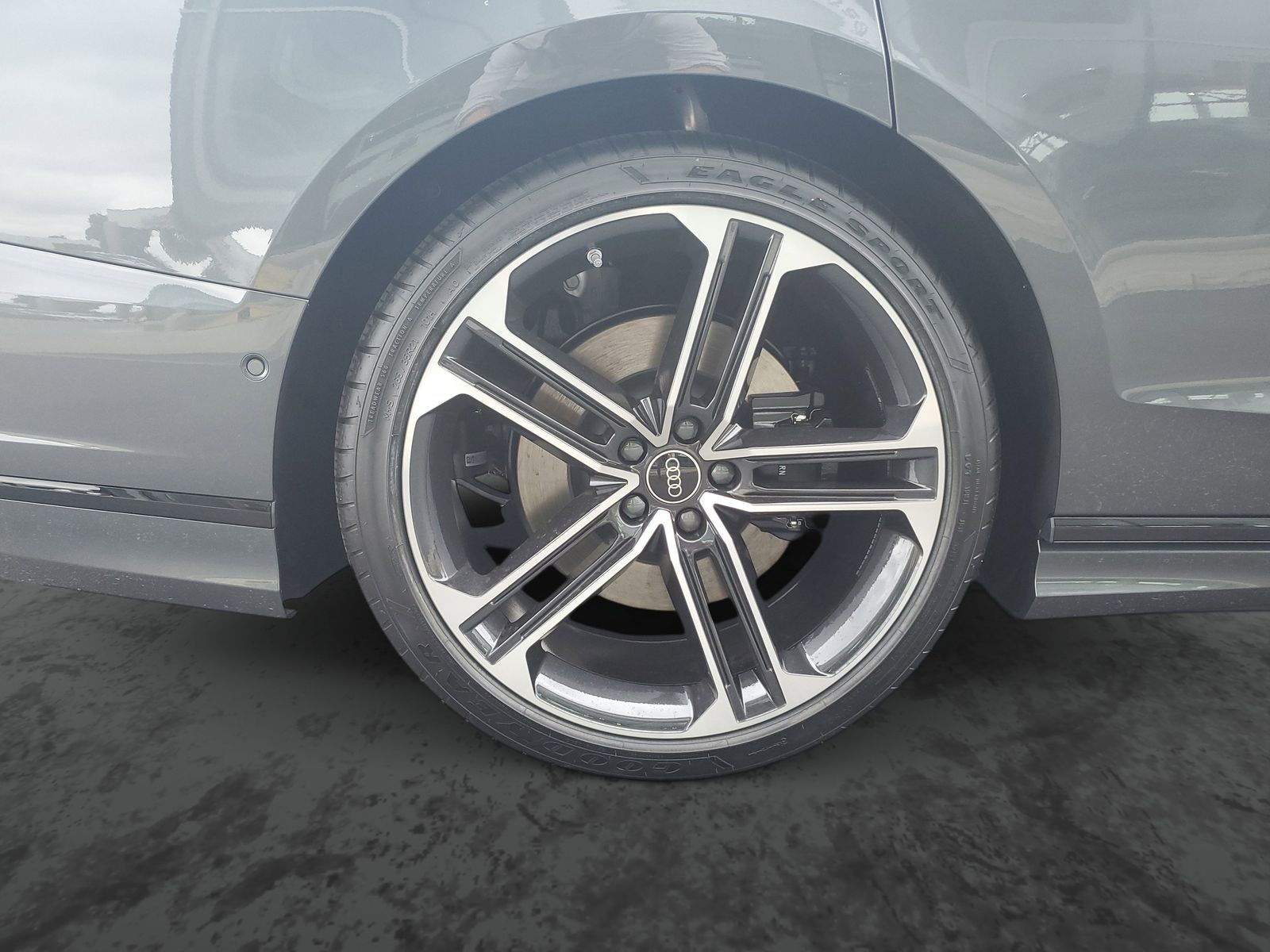 Vehicle photo