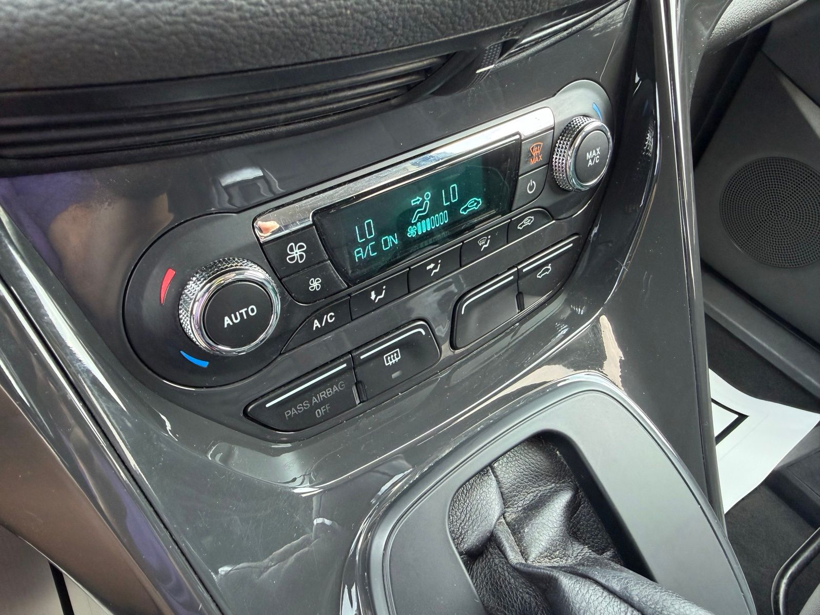 2014 Ford Escape image 19