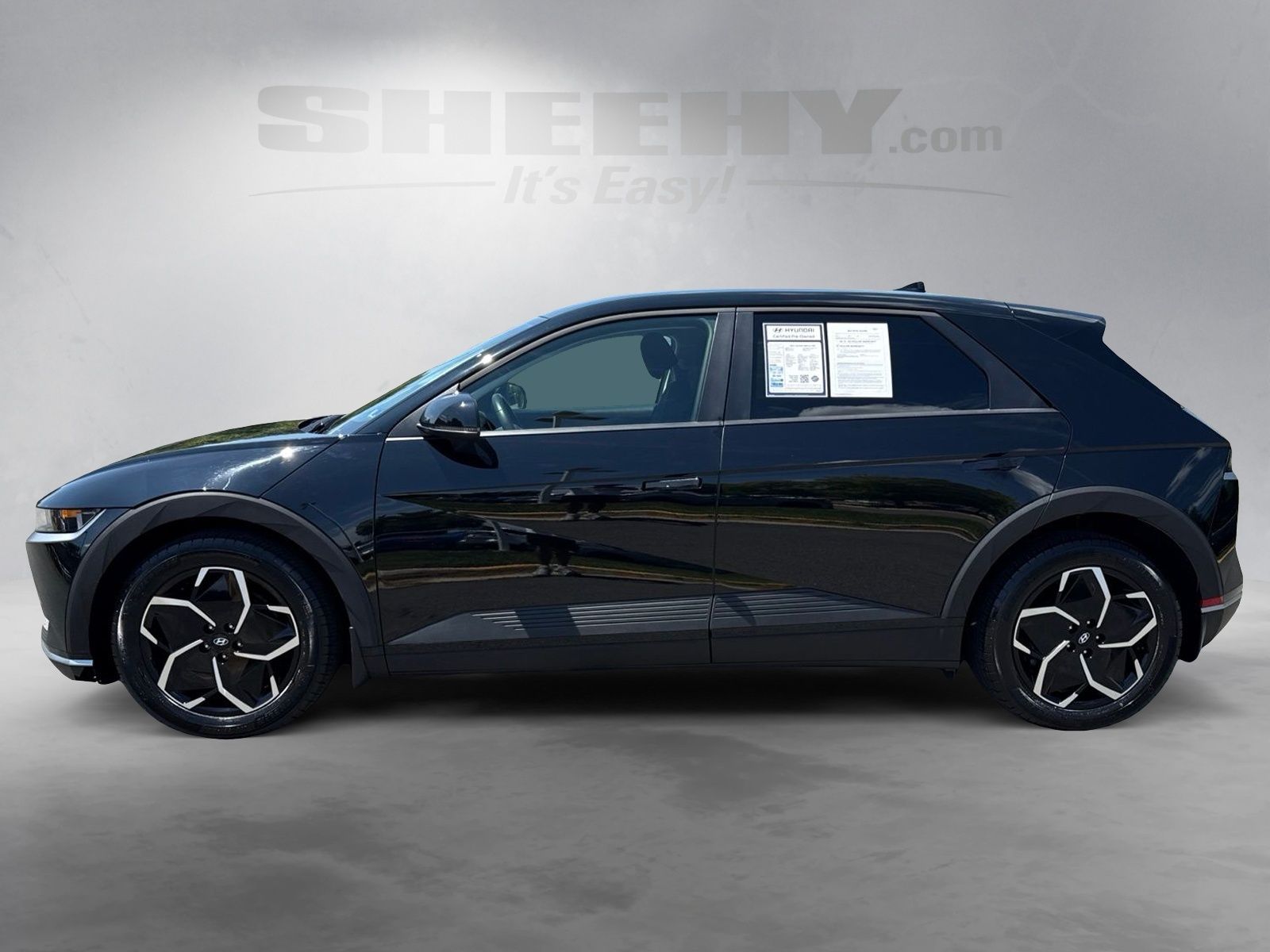 Used 2024 Black Hyundai SEL image 17