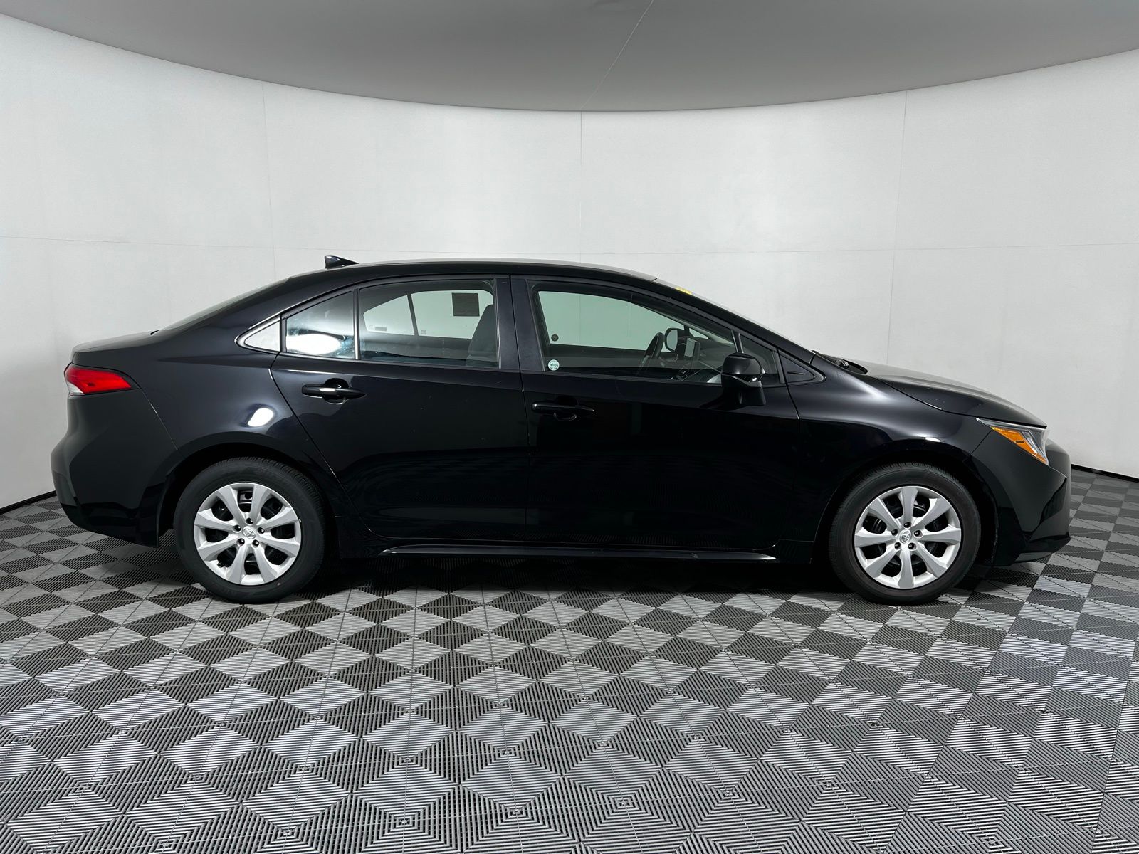 Thumbnail: 2024 Toyota Corolla - 4