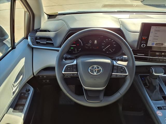 2025 Toyota Sienna XLE  at Gullo Toyota