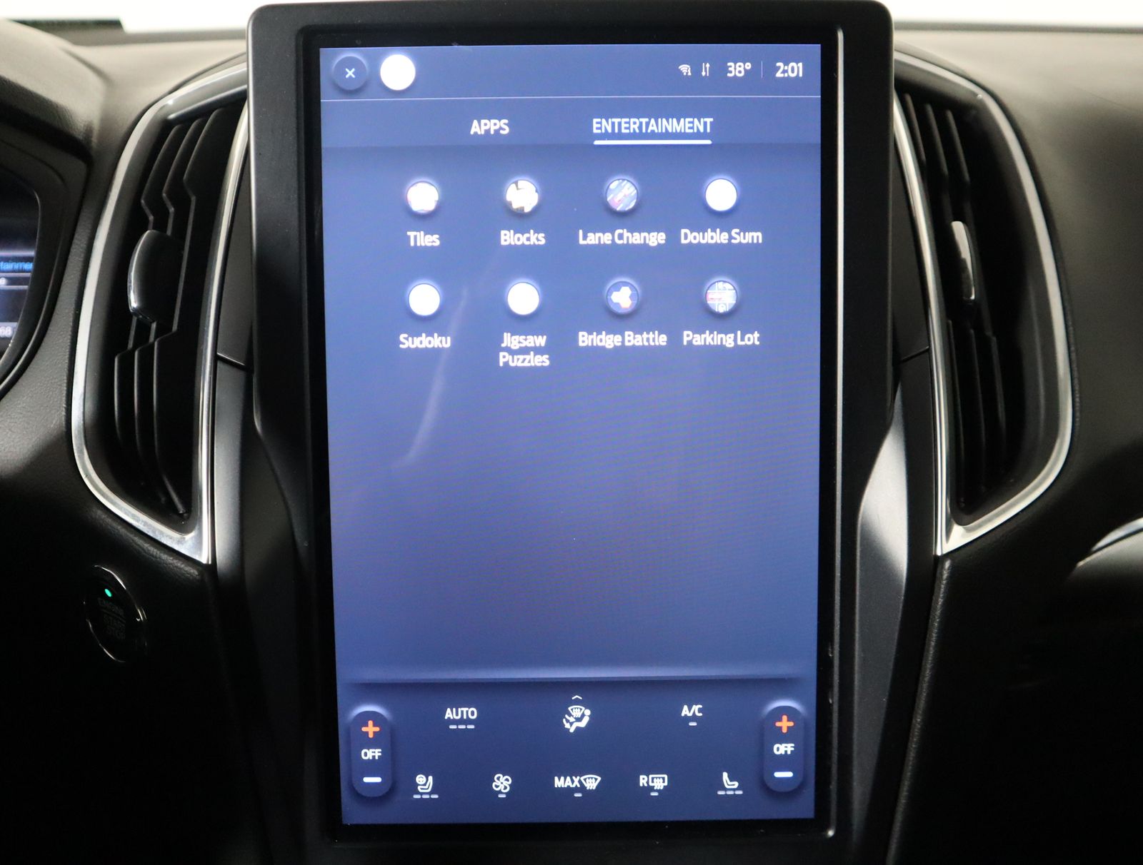 2022 Ford Edge Titanium photo