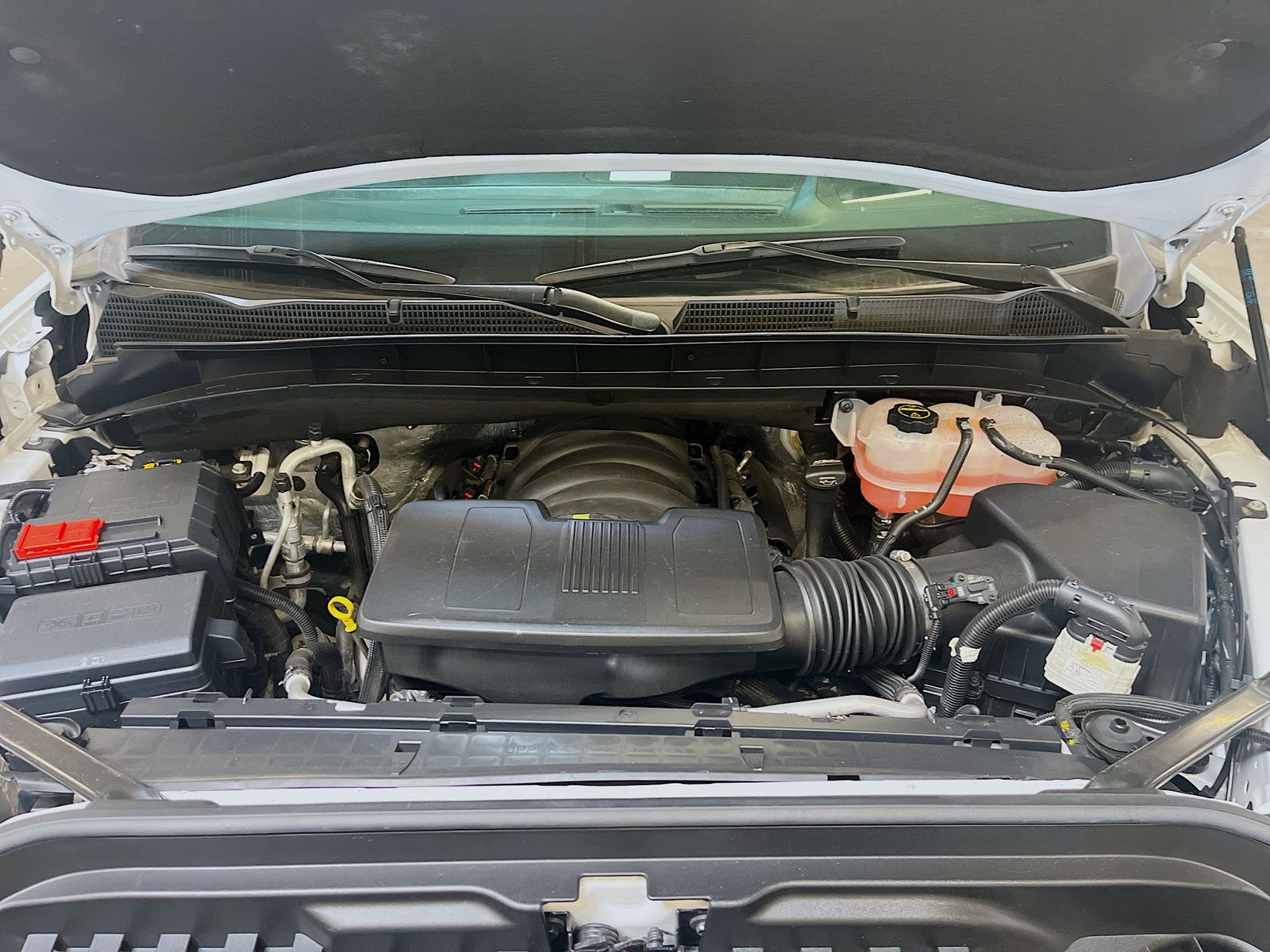 Used 2025 White GMC AT4X image 32