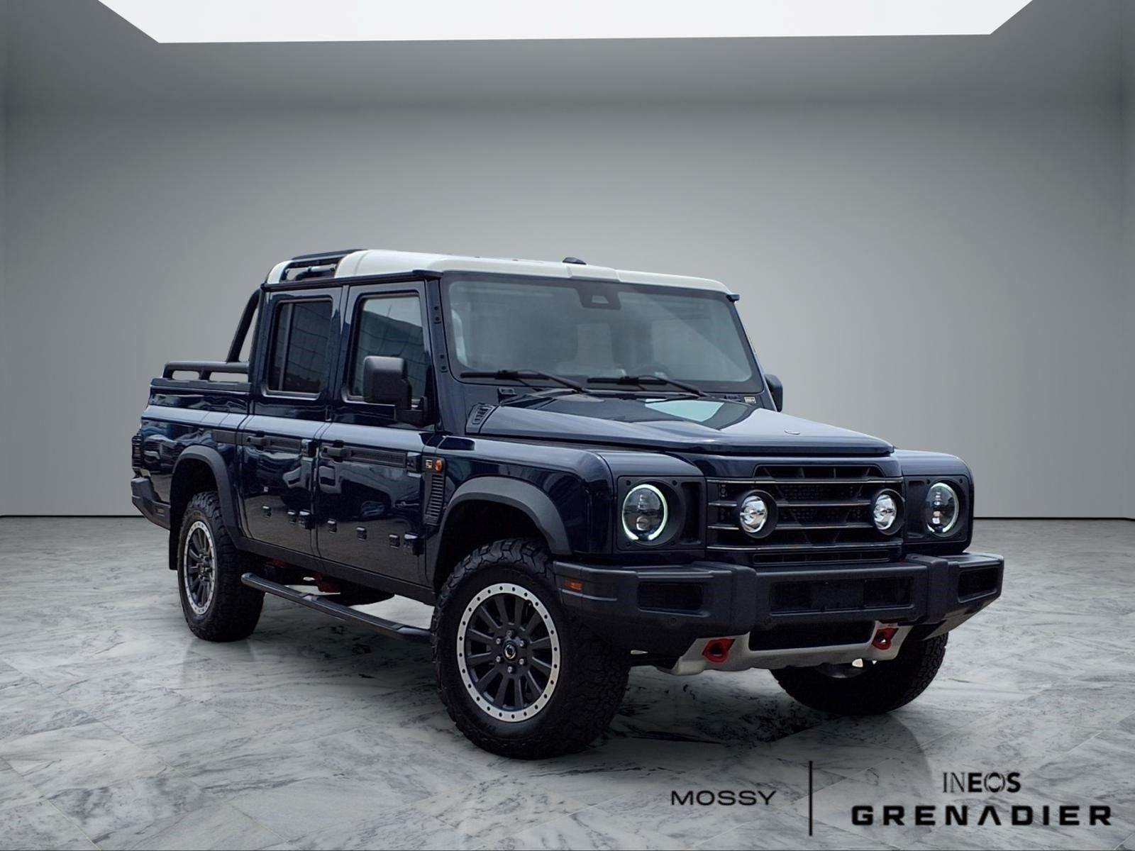 Britannia Blue 2025 Ineos Quartermaster Fieldmaster 4WD Pickup Truck Four-Wheel Drive 8-Speed Automatic
