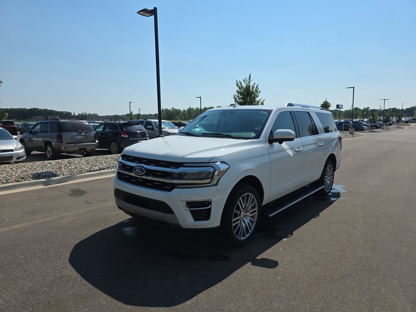 White Metallic 2023 Ford Expedition SUV / Crossover Four-Wheel Drive Automatic
