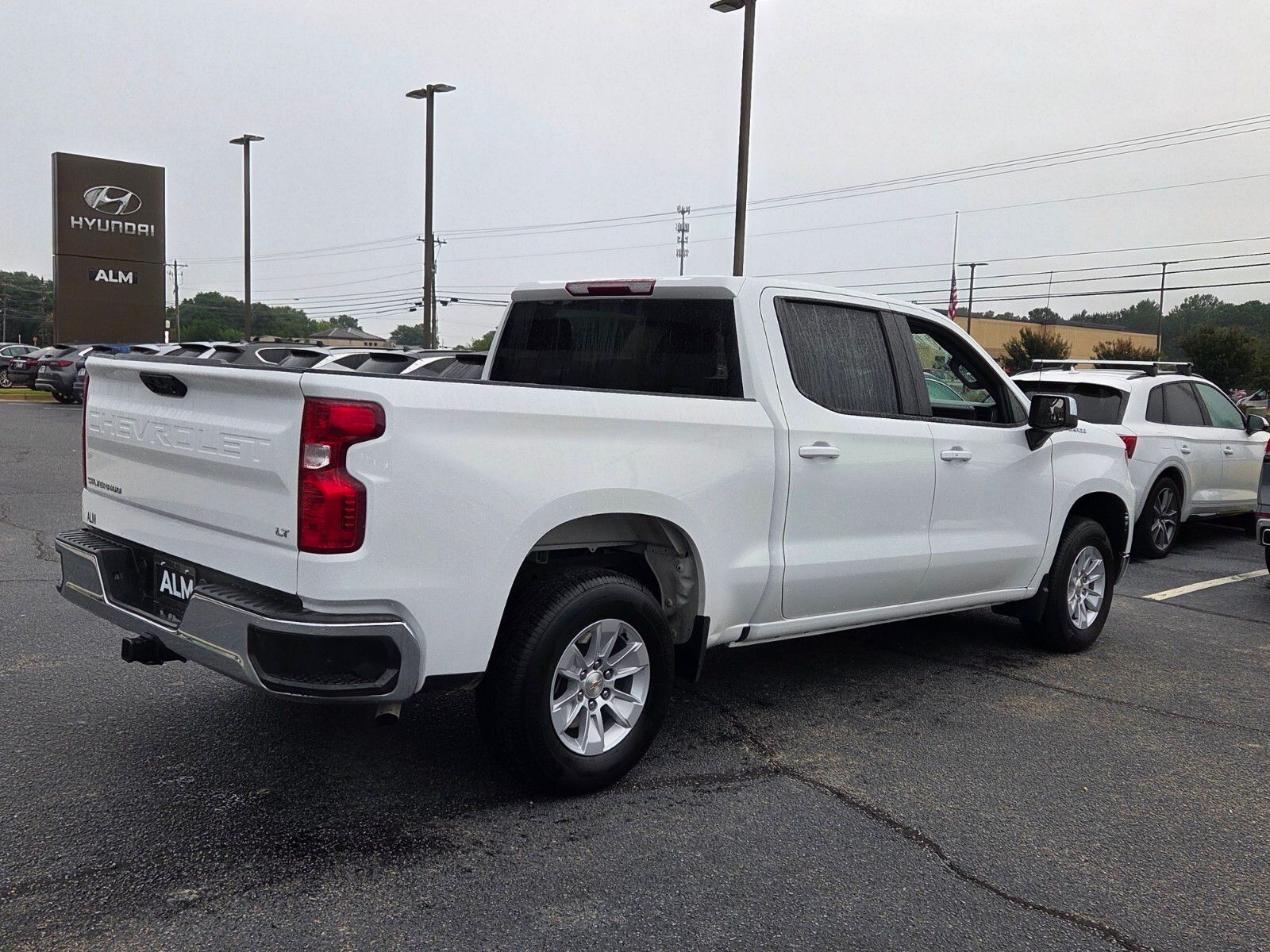 Used 2025 White Chevrolet LT image 14