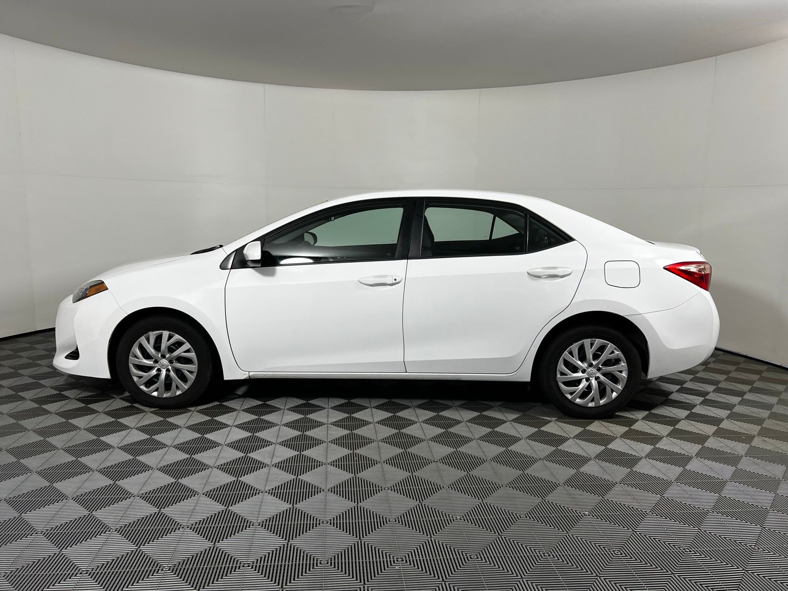 Thumbnail: 2019 Toyota Corolla - 8