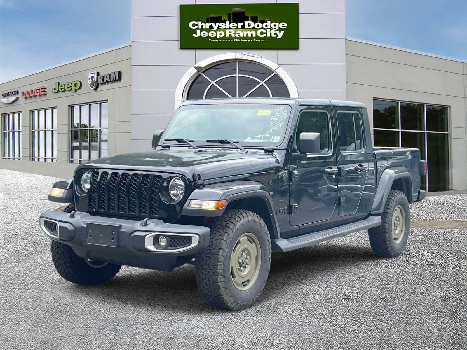 Black Clearcoat 2022 Jeep Gladiator Pickup Truck Four-Wheel Drive 8-Speed Automatic