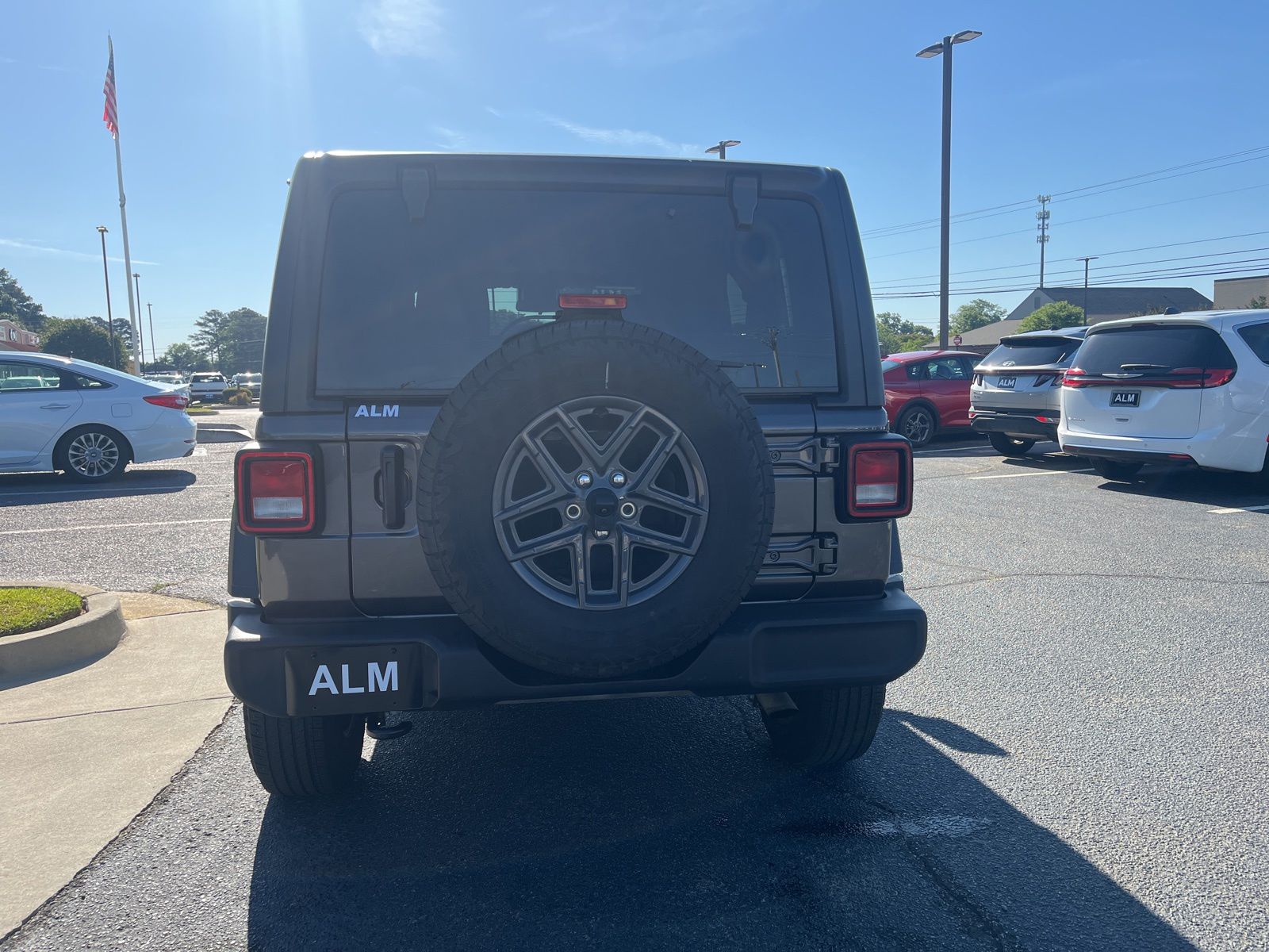 Used 2025 Gray Jeep Sport S image 5
