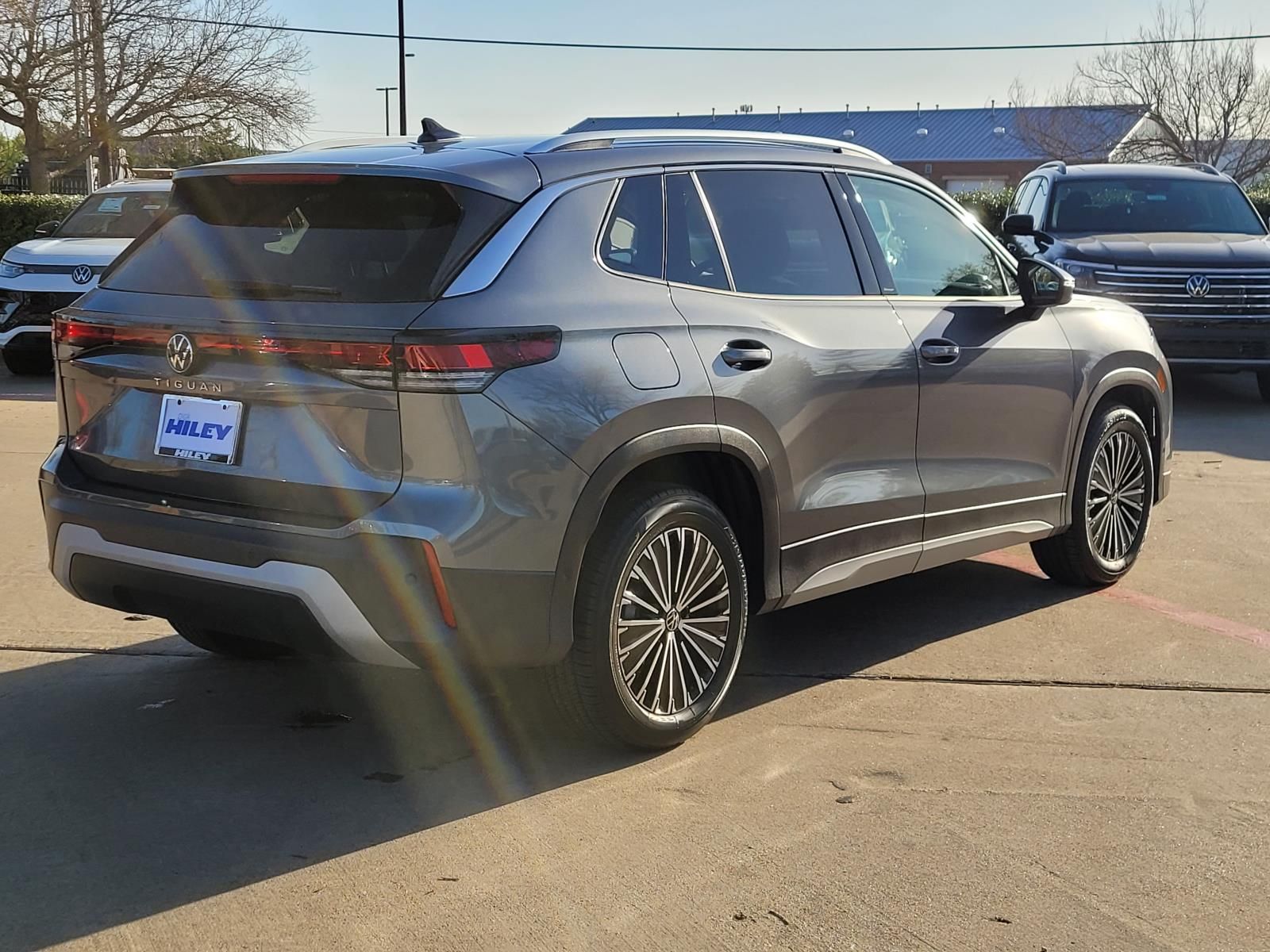 used 2025 Volkswagen Tiguan car, priced at $25,900