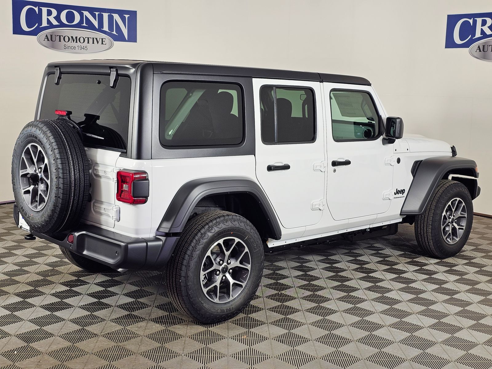 View vehicle photo 5