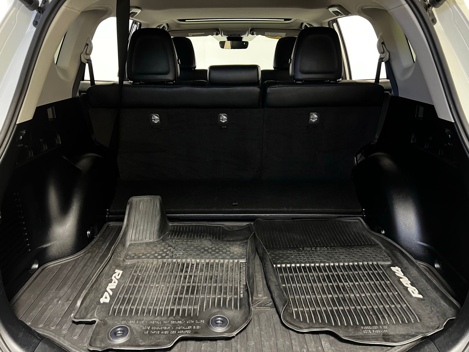 Thumbnail: 2018 Toyota RAV4 - 29