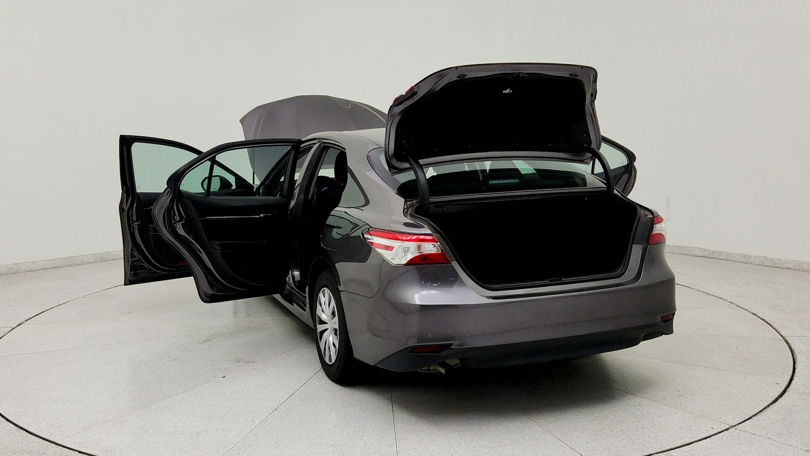 Used 2020 Gray Toyota LE image 13