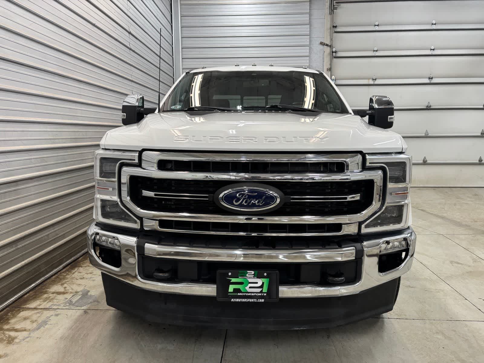 2022 Ford F-350 Super Duty Lariat - Image 2