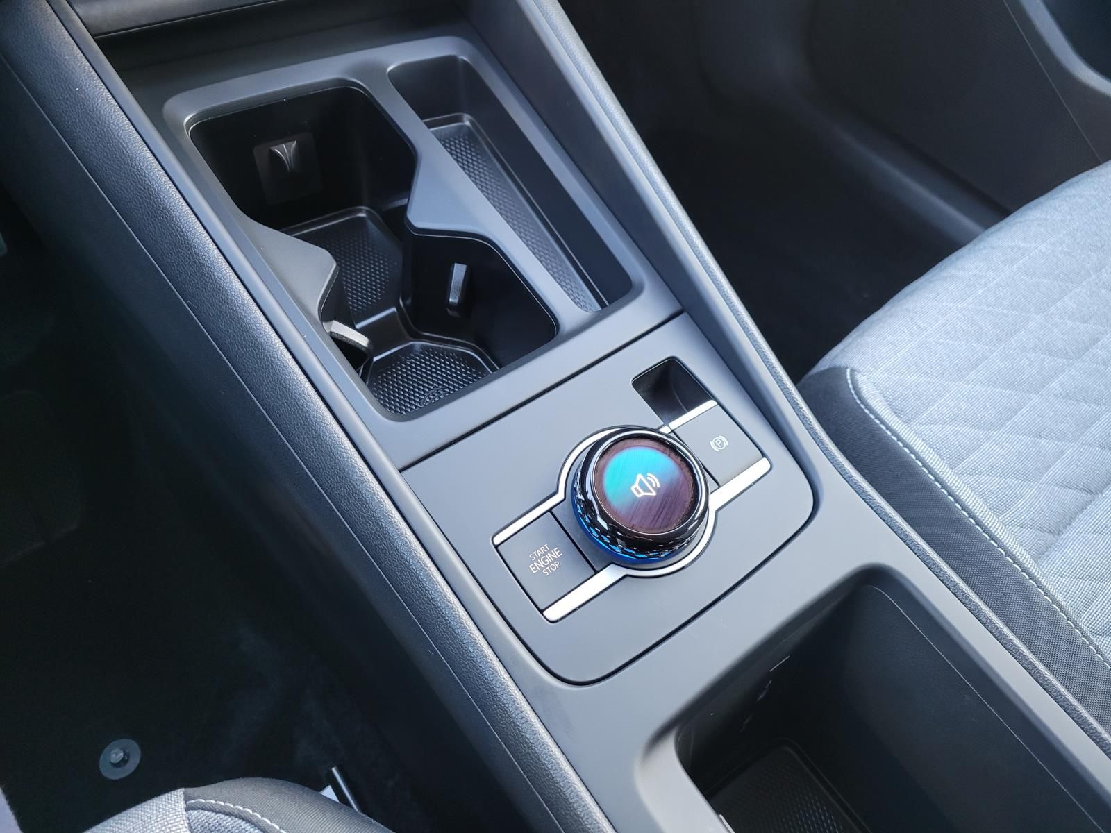 used 2025 Volkswagen Tiguan car, priced at $24,580